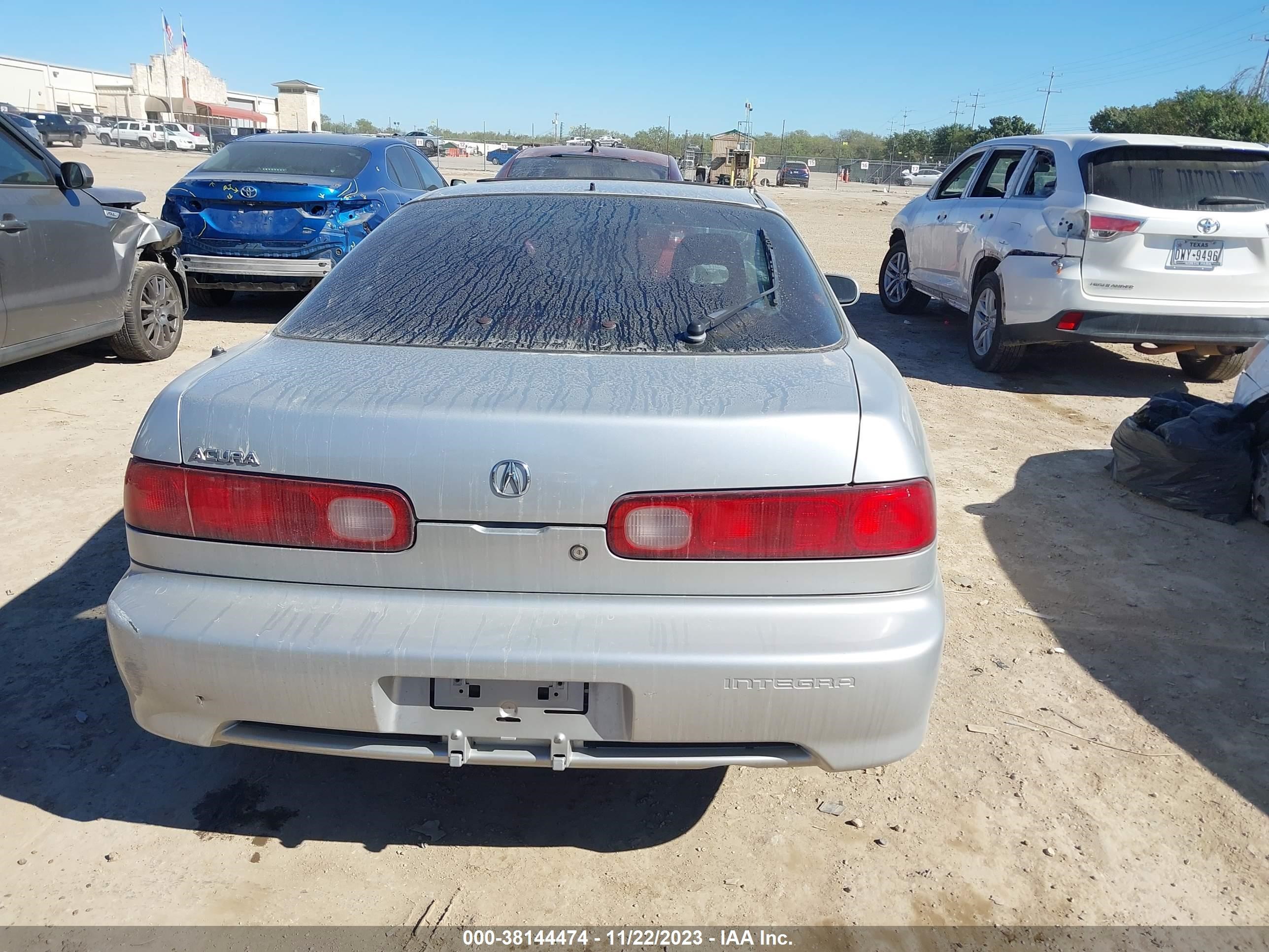 Photo 15 VIN: JH4DC4450YS011567 - ACURA INTEGRA 