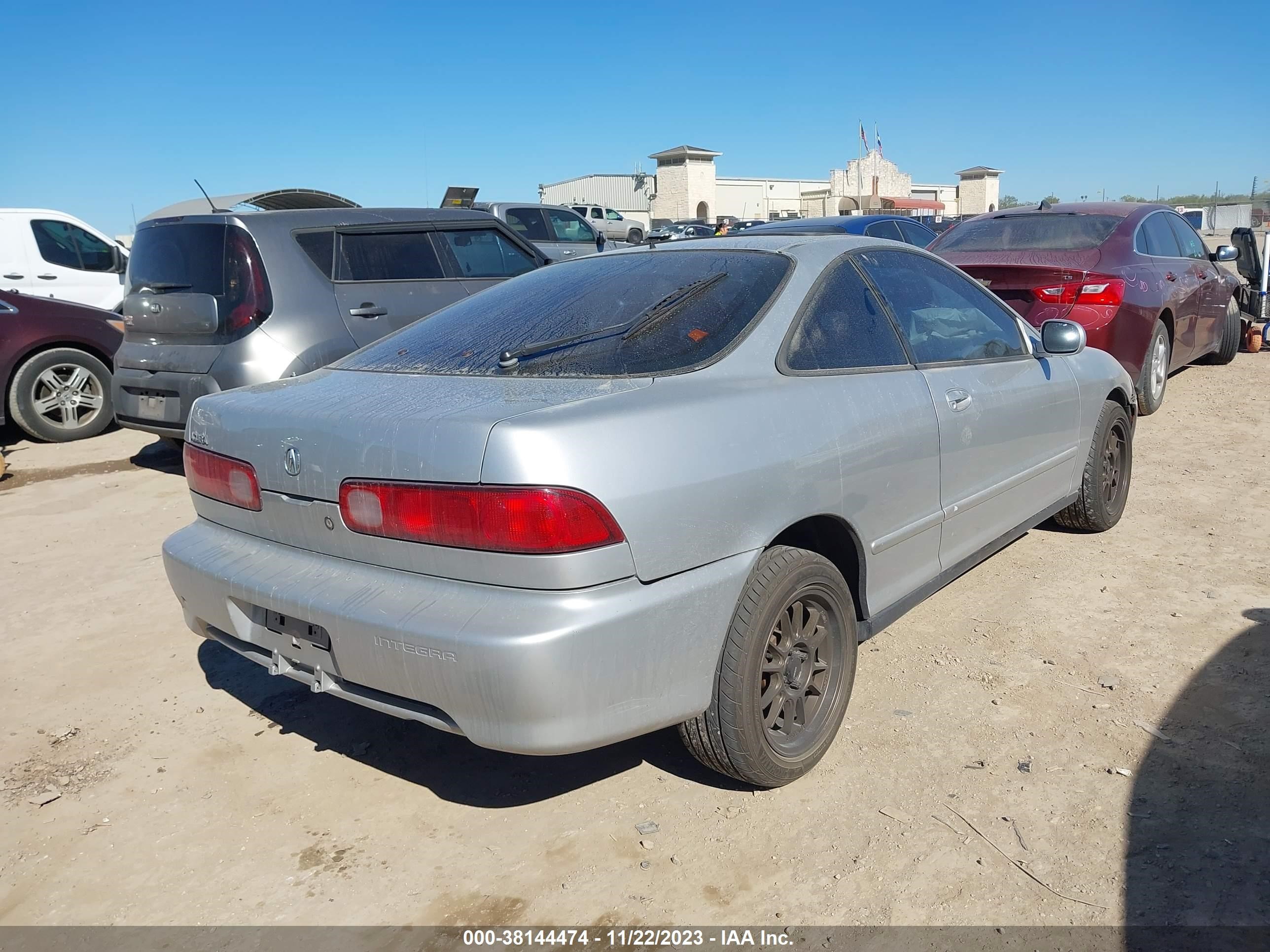 Photo 3 VIN: JH4DC4450YS011567 - ACURA INTEGRA 