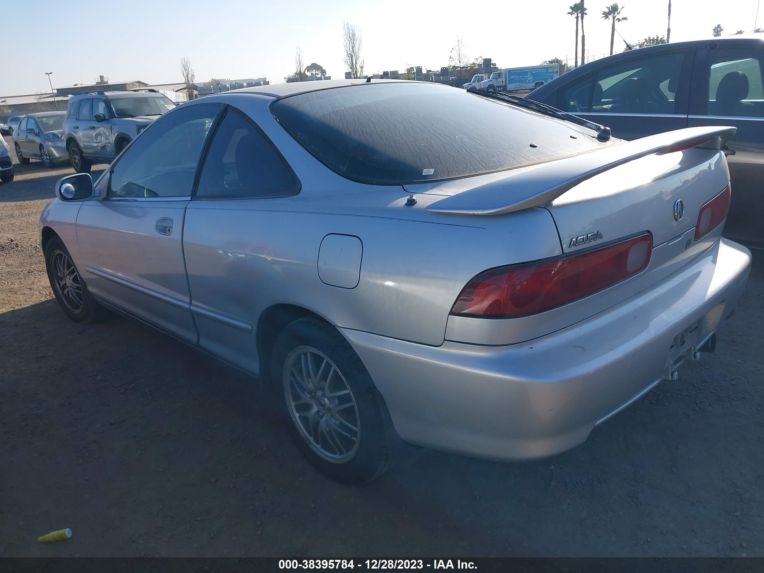 Photo 2 VIN: JH4DC4457YS010268 - ACURA INTEGRA 