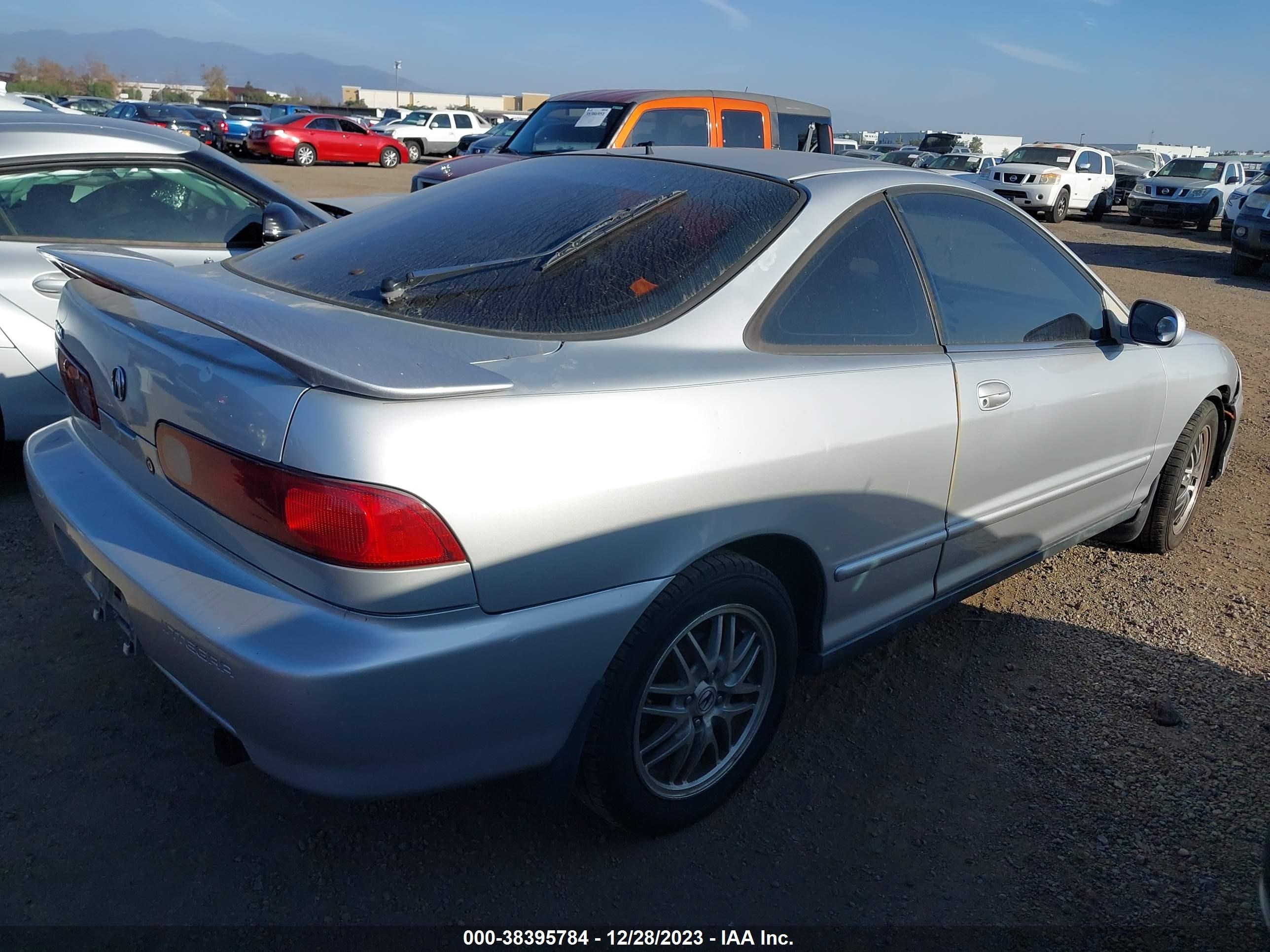 Photo 3 VIN: JH4DC4457YS010268 - ACURA INTEGRA 