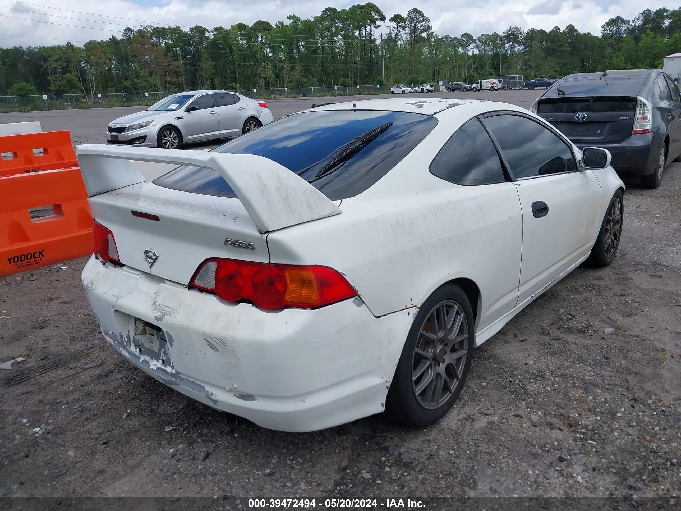 Photo 3 VIN: JH4DC54832C038604 - ACURA RSX 