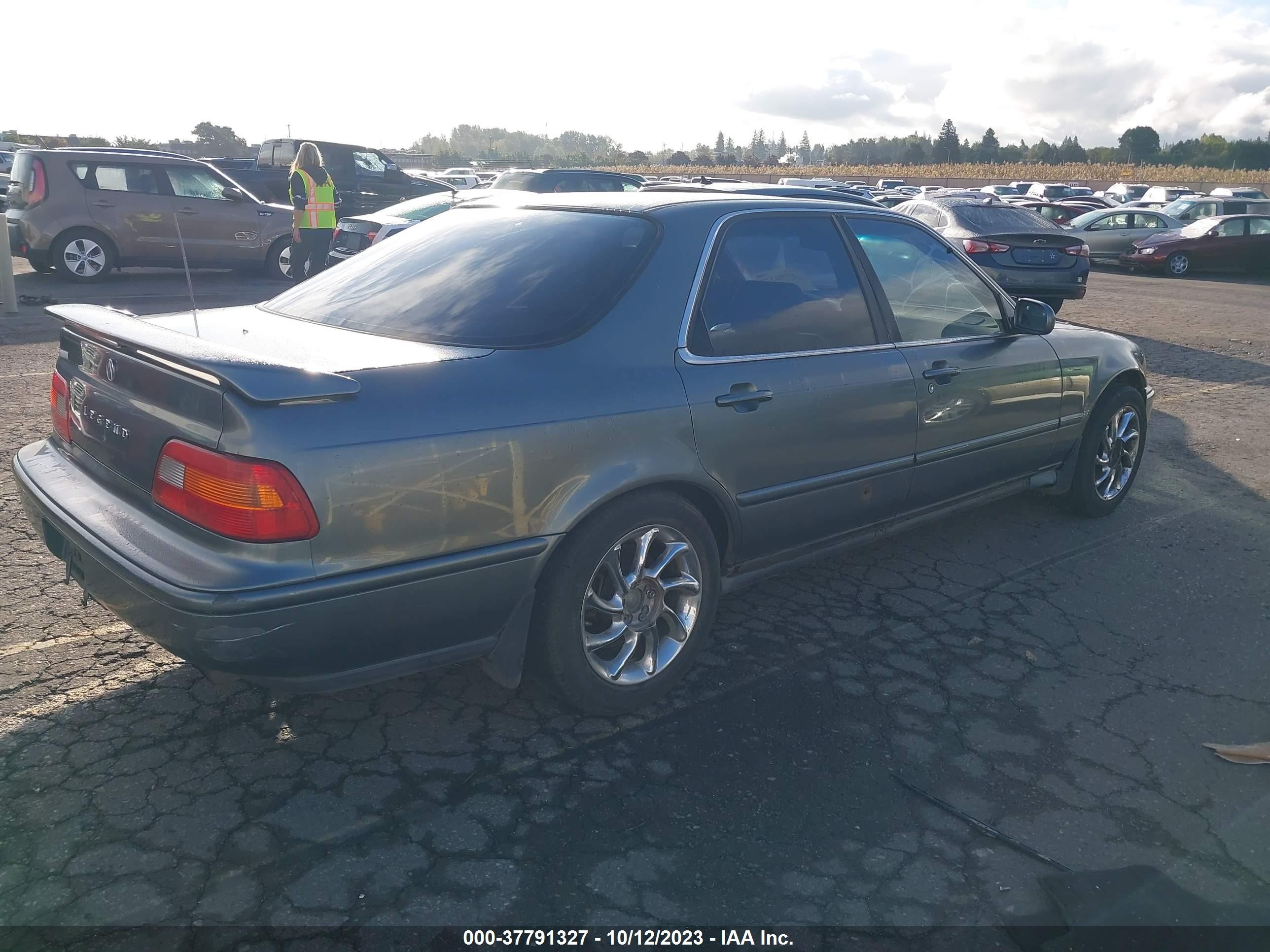 Photo 3 VIN: JH4KA7667RC019259 - ACURA LEGEND 