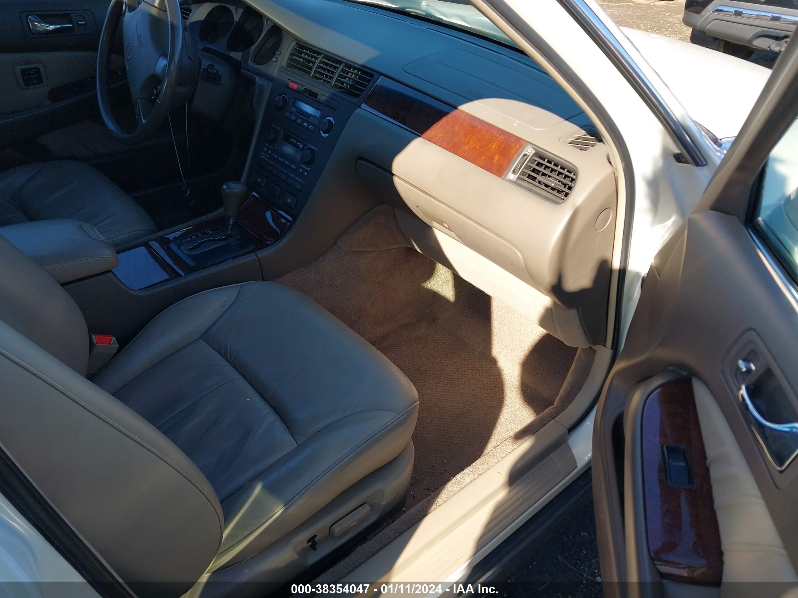 Photo 4 VIN: JH4KA9643WC003811 - ACURA RL 