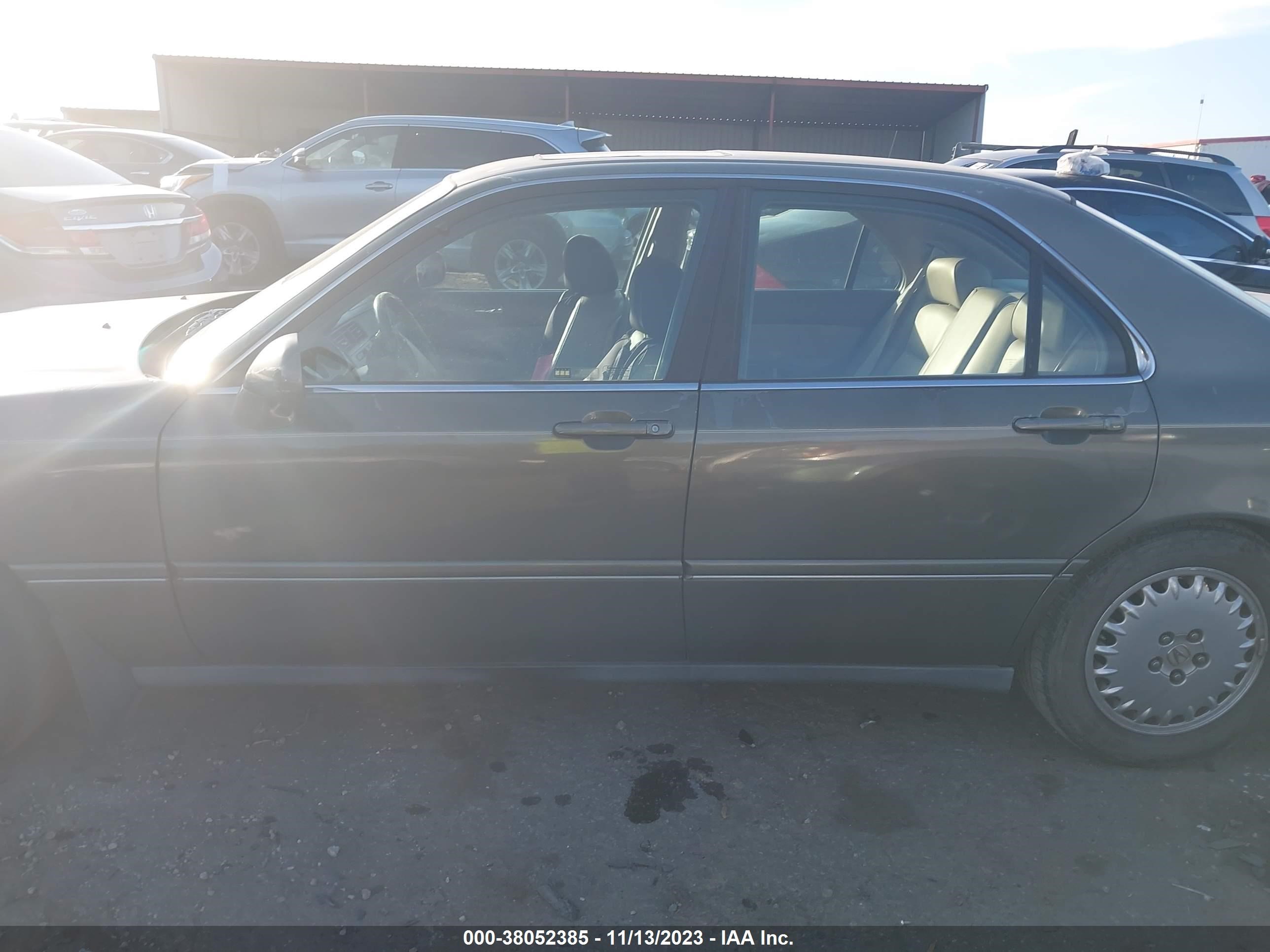 Photo 13 VIN: JH4KA9649TC011715 - ACURA RL 