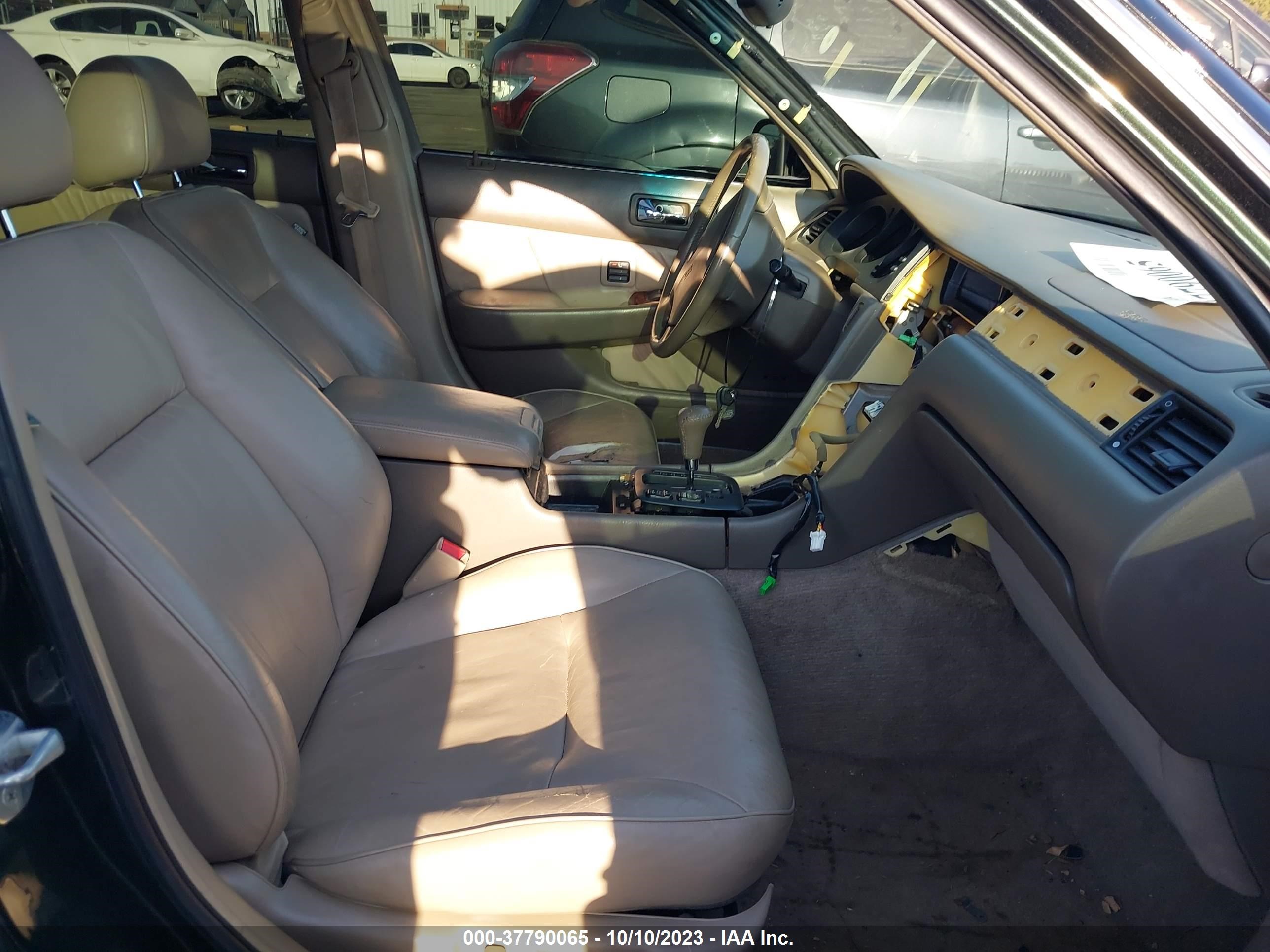 Photo 4 VIN: JH4KA9651YC013720 - ACURA RL 