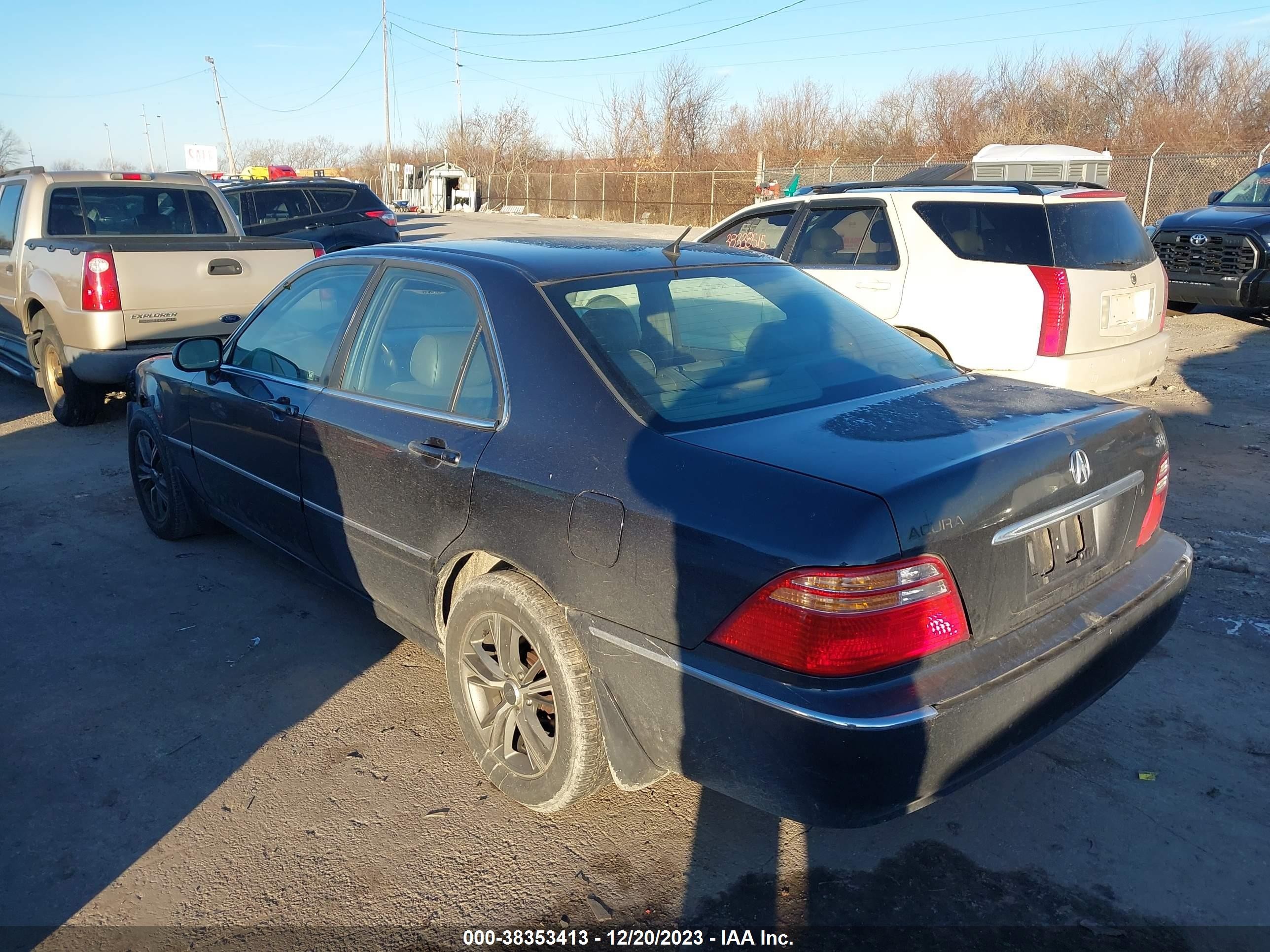 Photo 2 VIN: JH4KA96522C000675 - ACURA RL 