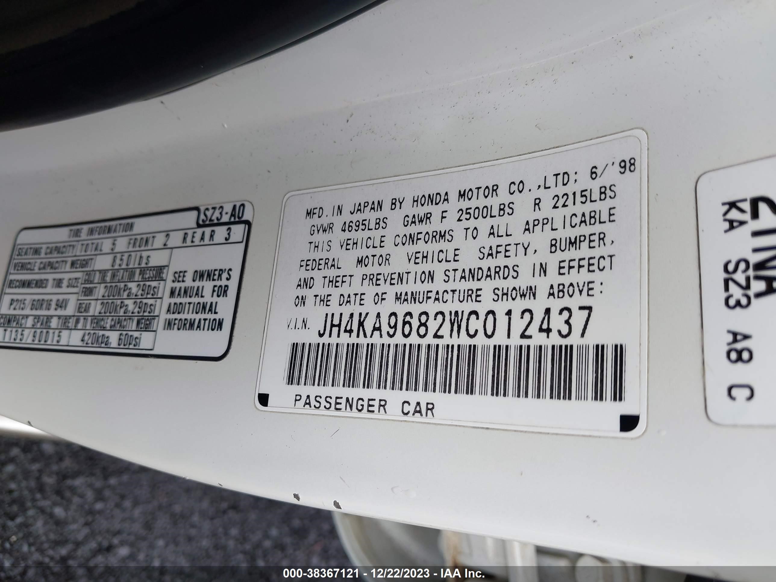 Photo 8 VIN: JH4KA9682WC012437 - ACURA RL 