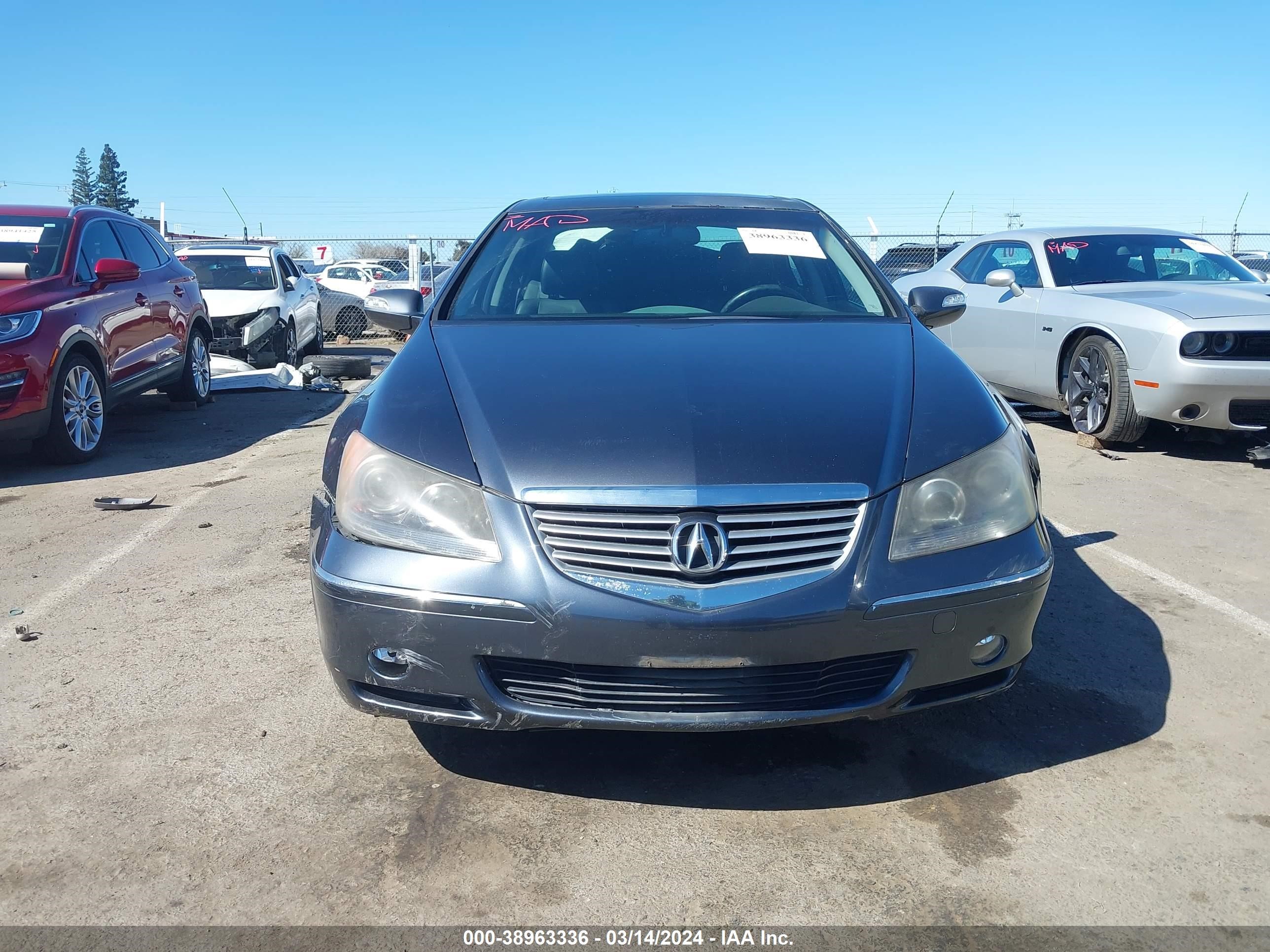 Photo 11 VIN: JH4KB16505C018966 - ACURA RL 