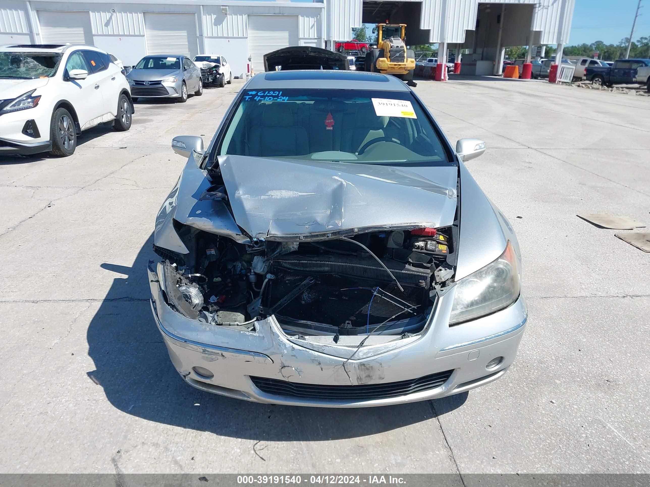 Photo 11 VIN: JH4KB16516C003393 - ACURA RL 