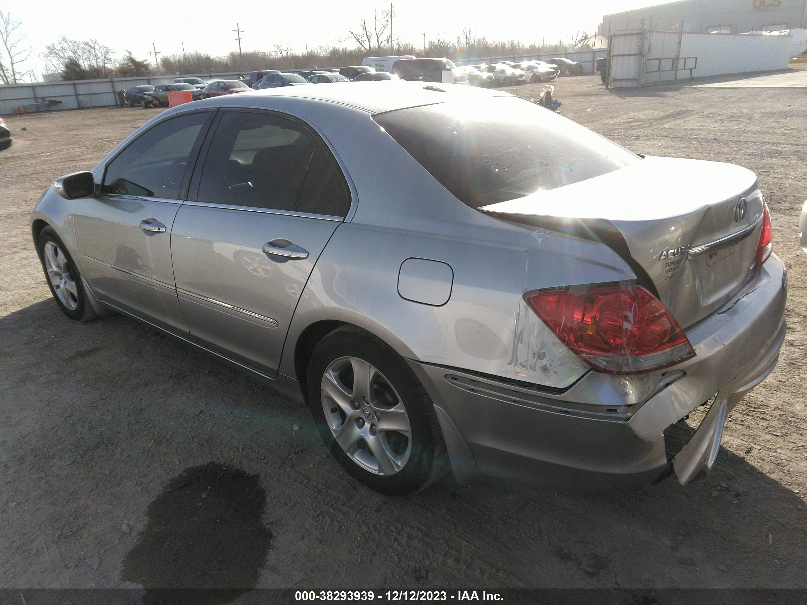 Photo 2 VIN: JH4KB16517C002035 - ACURA RL 