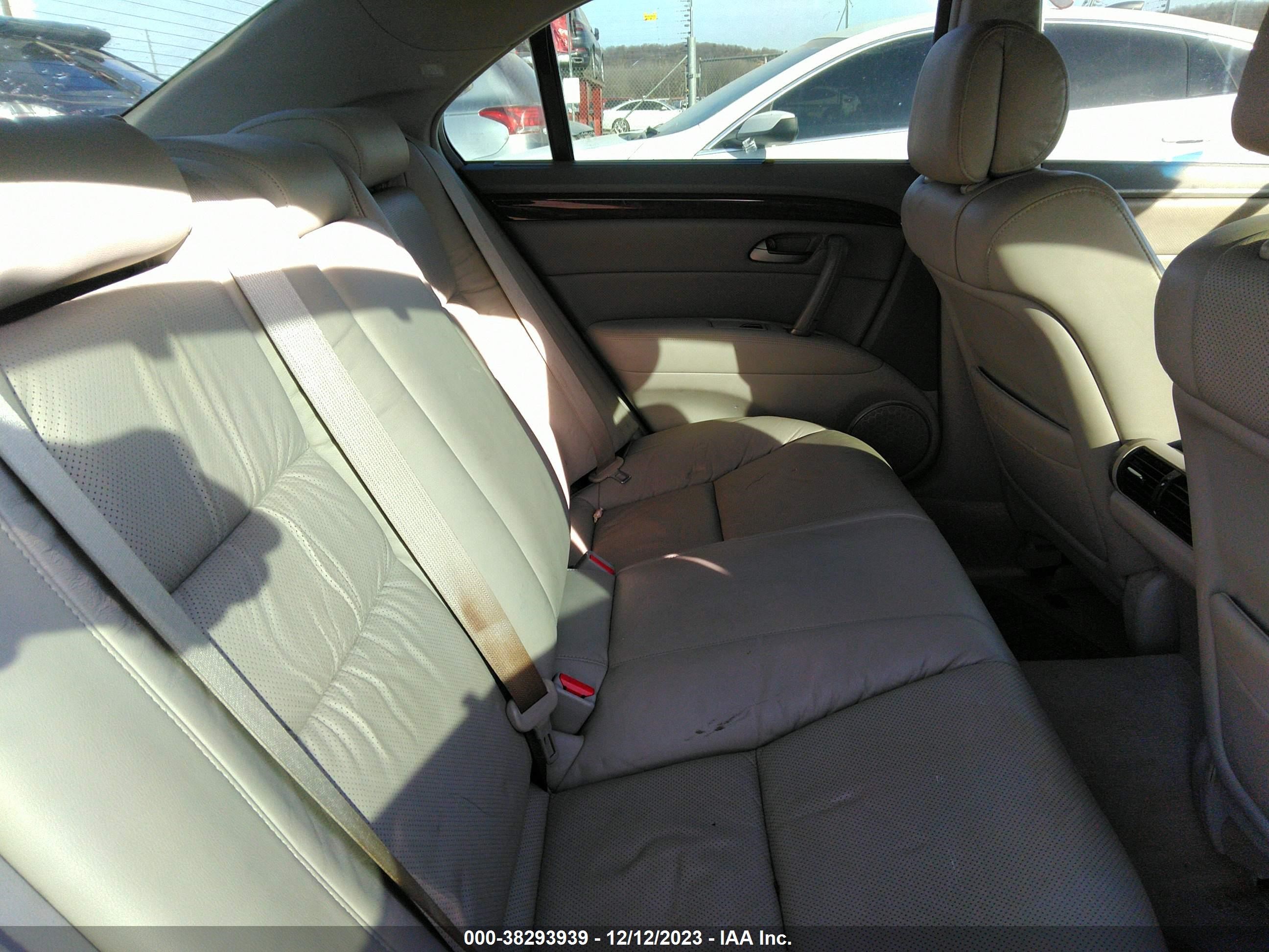 Photo 7 VIN: JH4KB16517C002035 - ACURA RL 