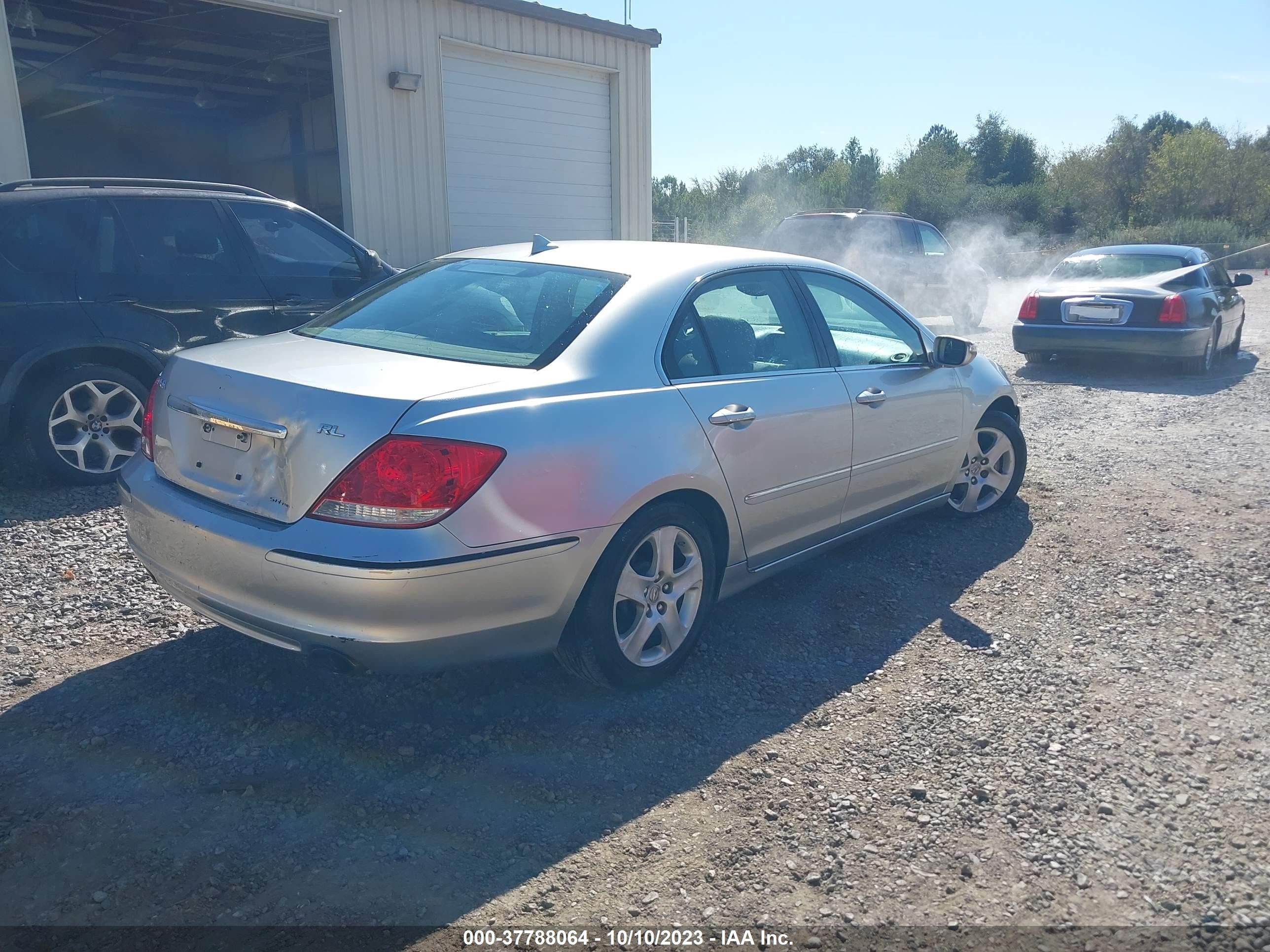 Photo 3 VIN: JH4KB16526C008179 - ACURA RL 