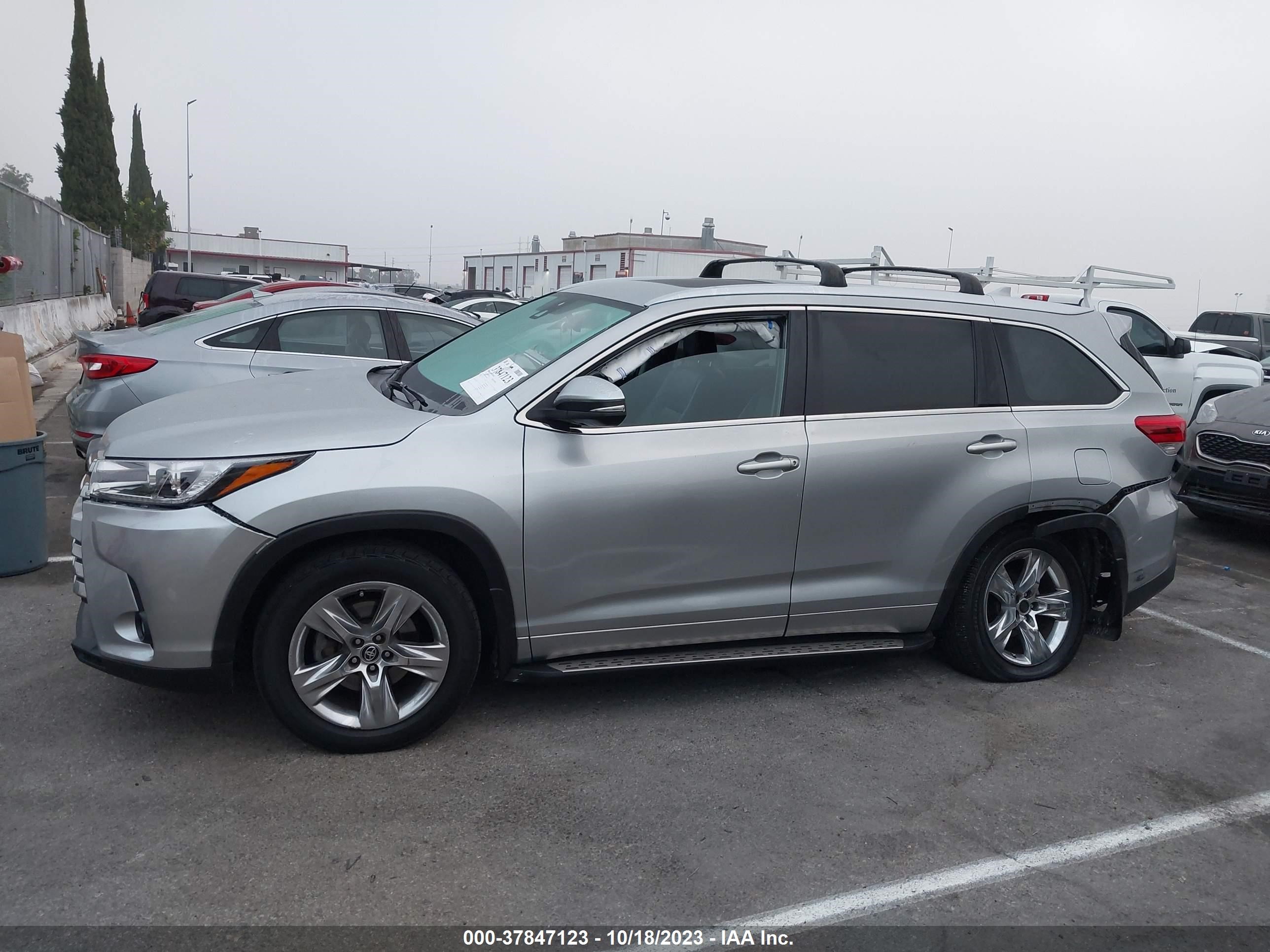 Photo 13 VIN: JH4KB16536C011088 - TOYOTA HIGHLANDER 