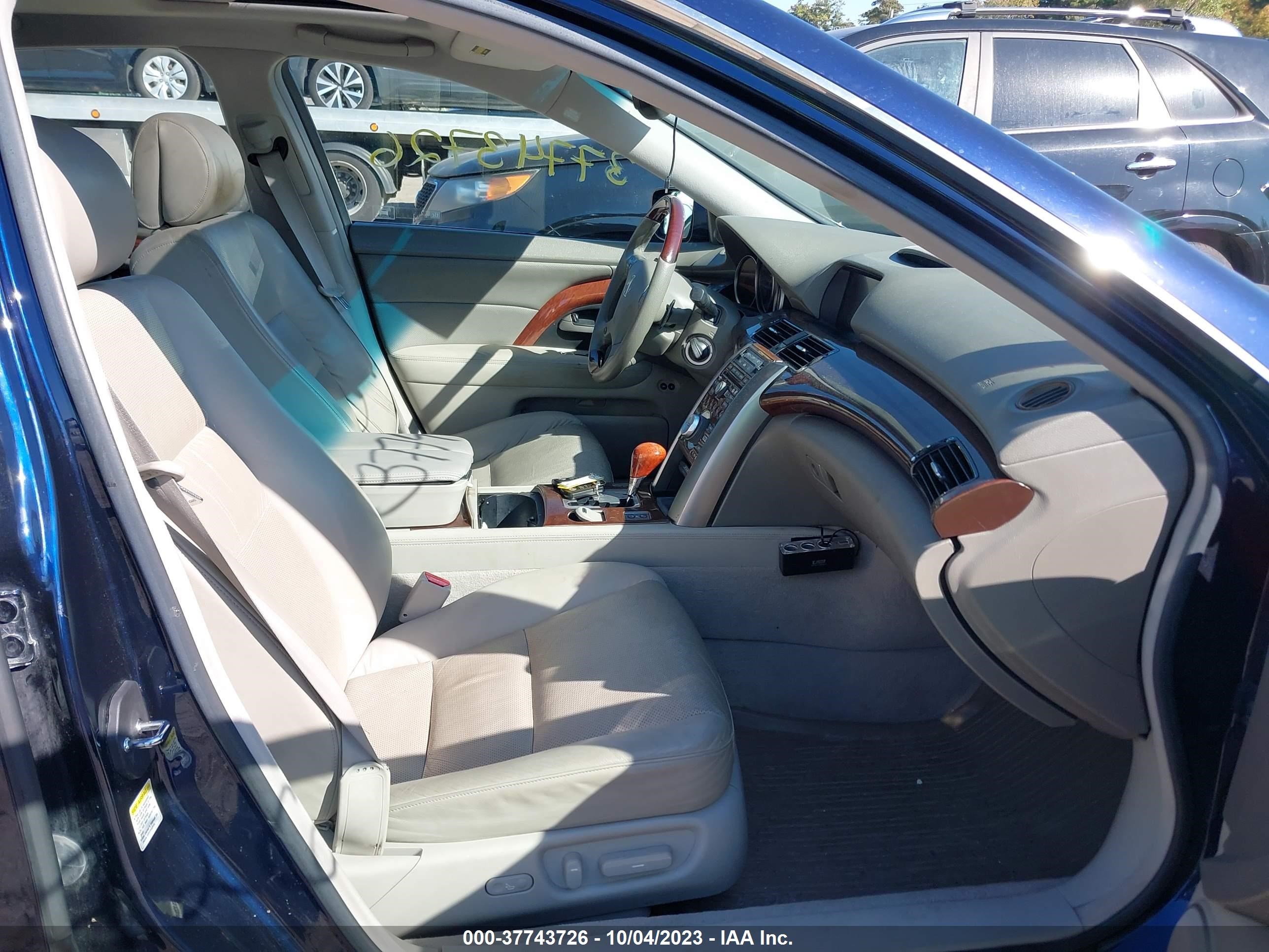 Photo 4 VIN: JH4KB16555C000589 - ACURA RL 