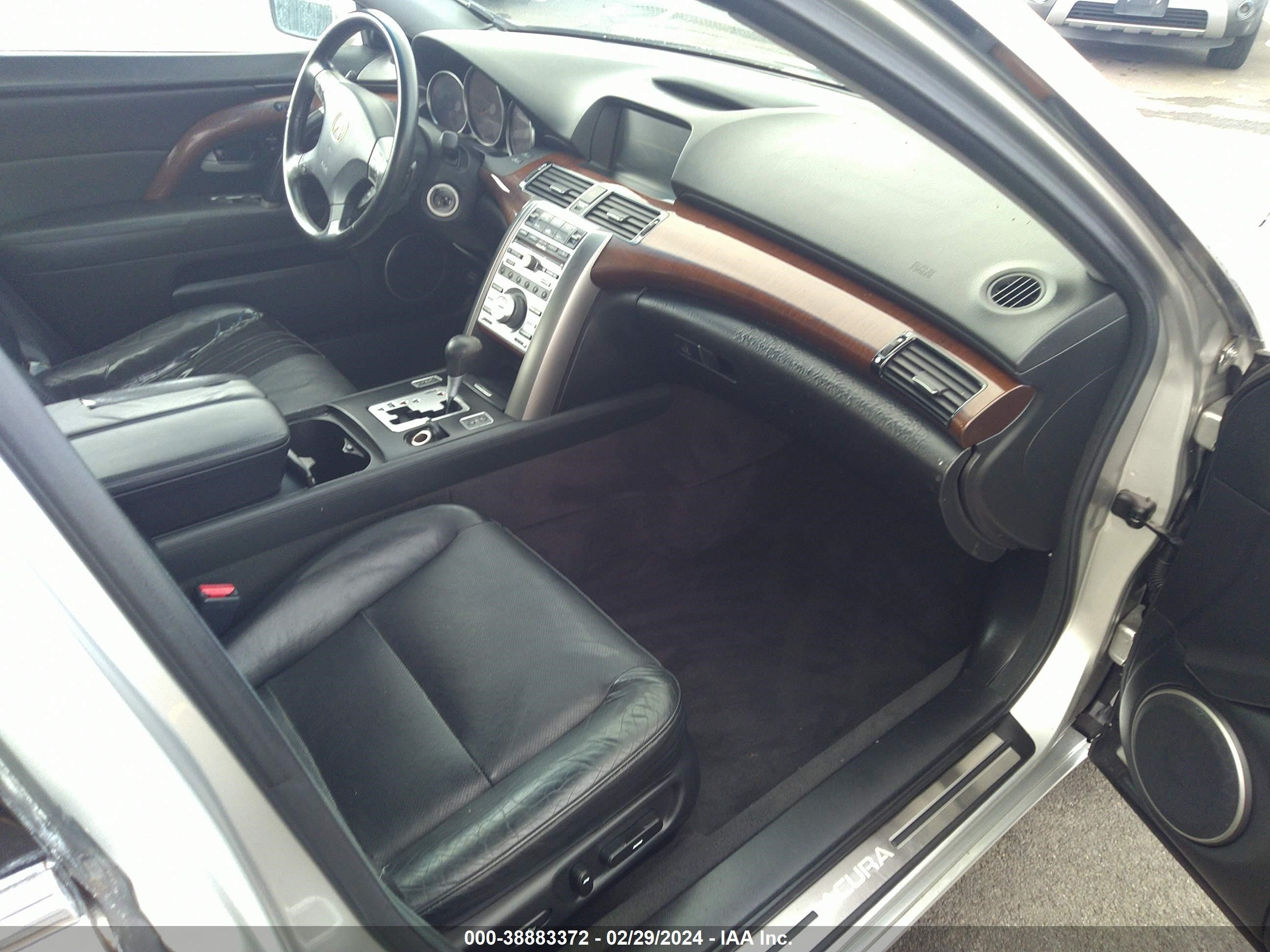 Photo 4 VIN: JH4KB16555C011494 - ACURA RL 