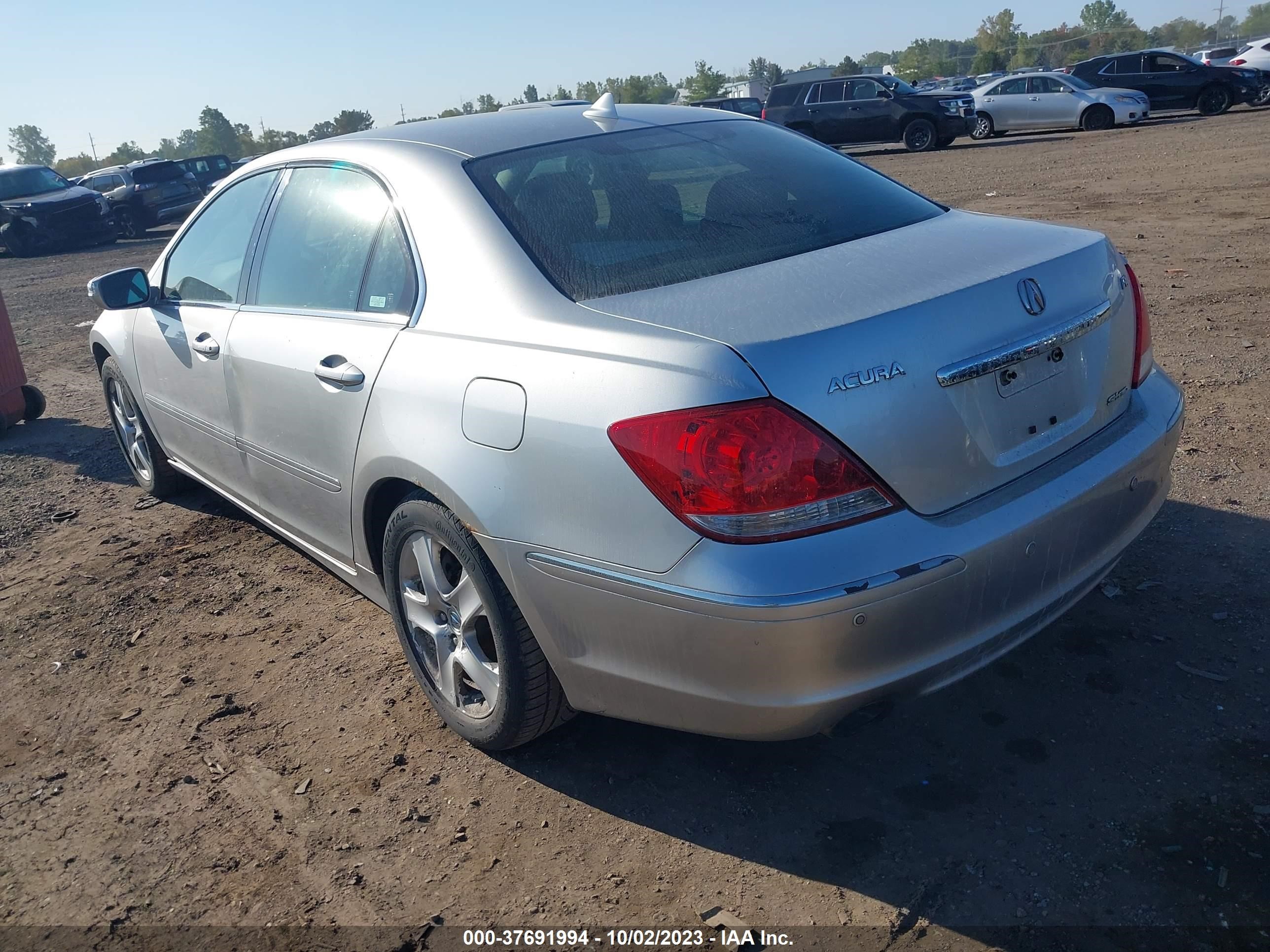 Photo 2 VIN: JH4KB16555C020390 - ACURA RL 