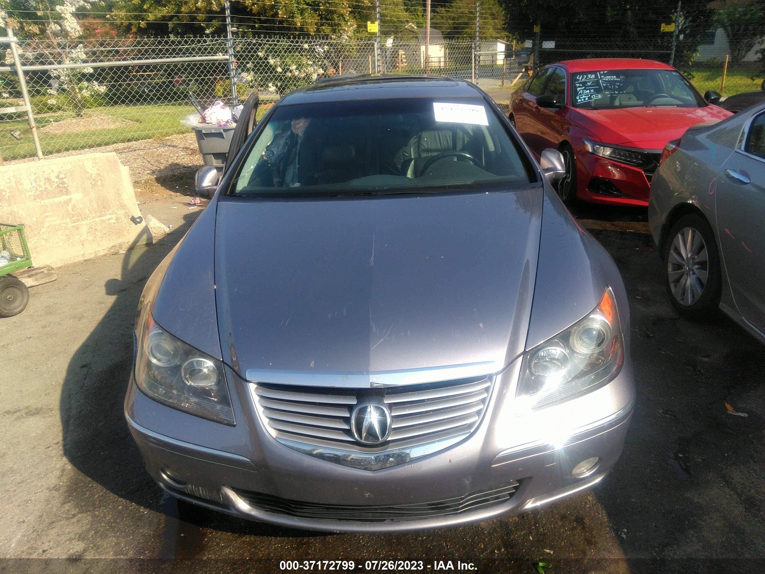 Photo 10 VIN: JH4KB16557C003480 - ACURA RL 