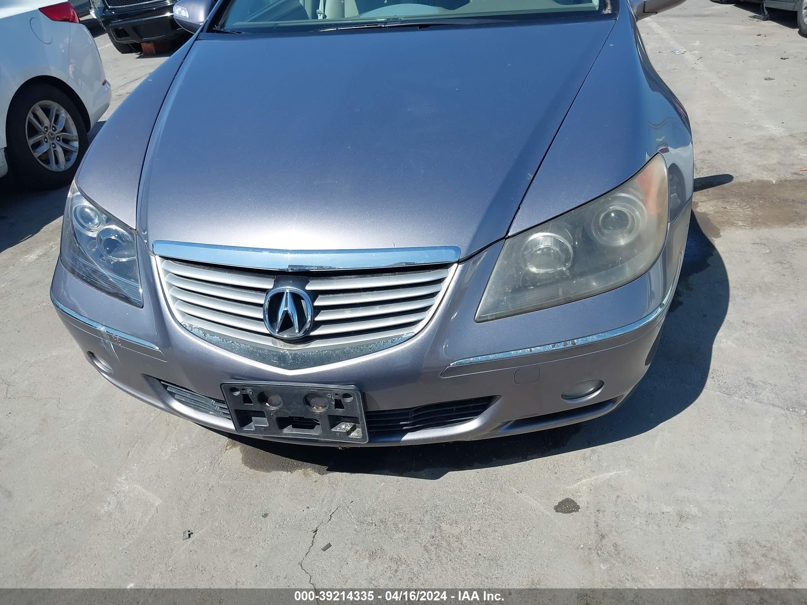 Photo 11 VIN: JH4KB16608C003378 - ACURA RL 