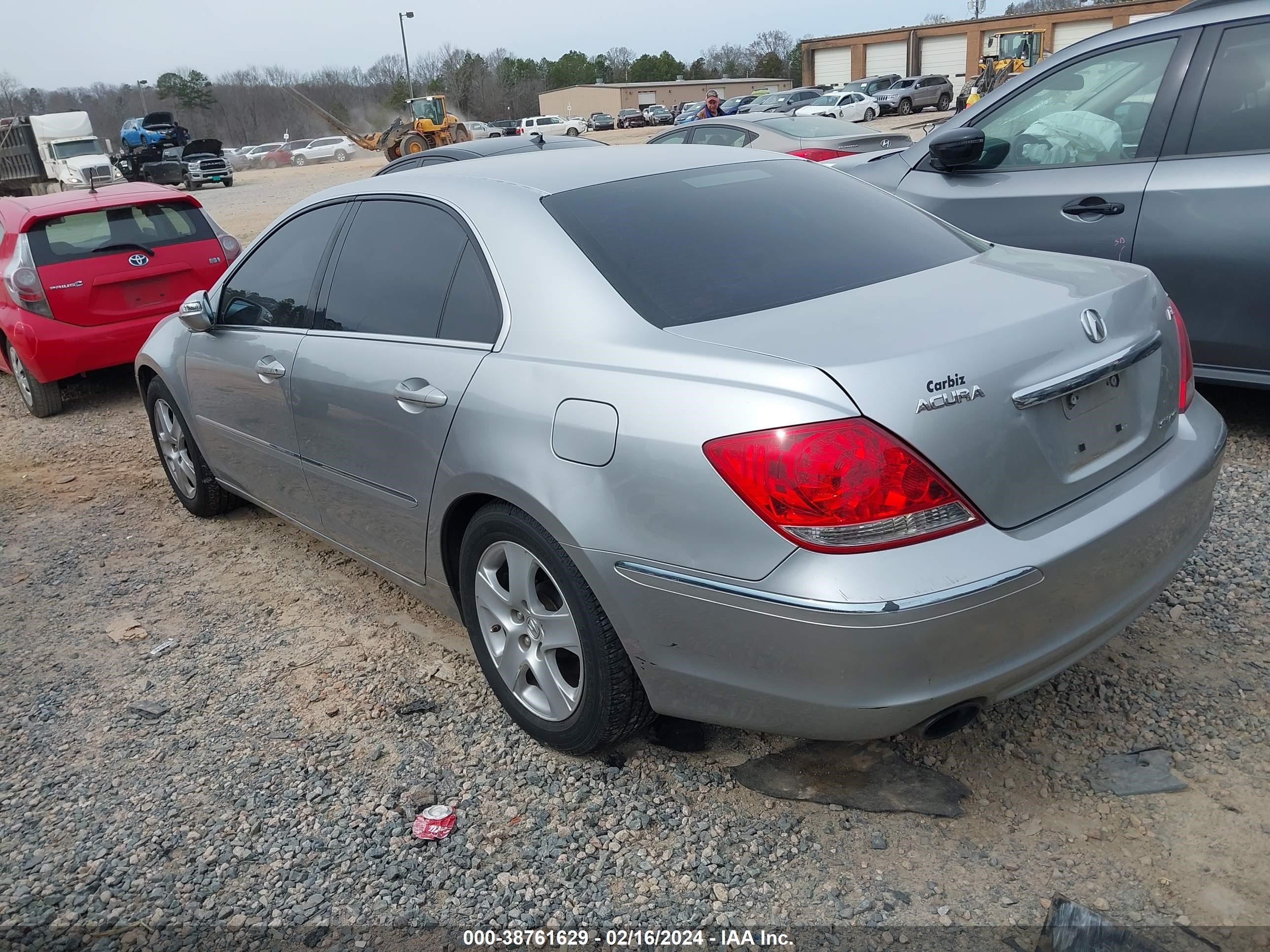 Photo 2 VIN: JH4KB16628C000773 - ACURA RL 