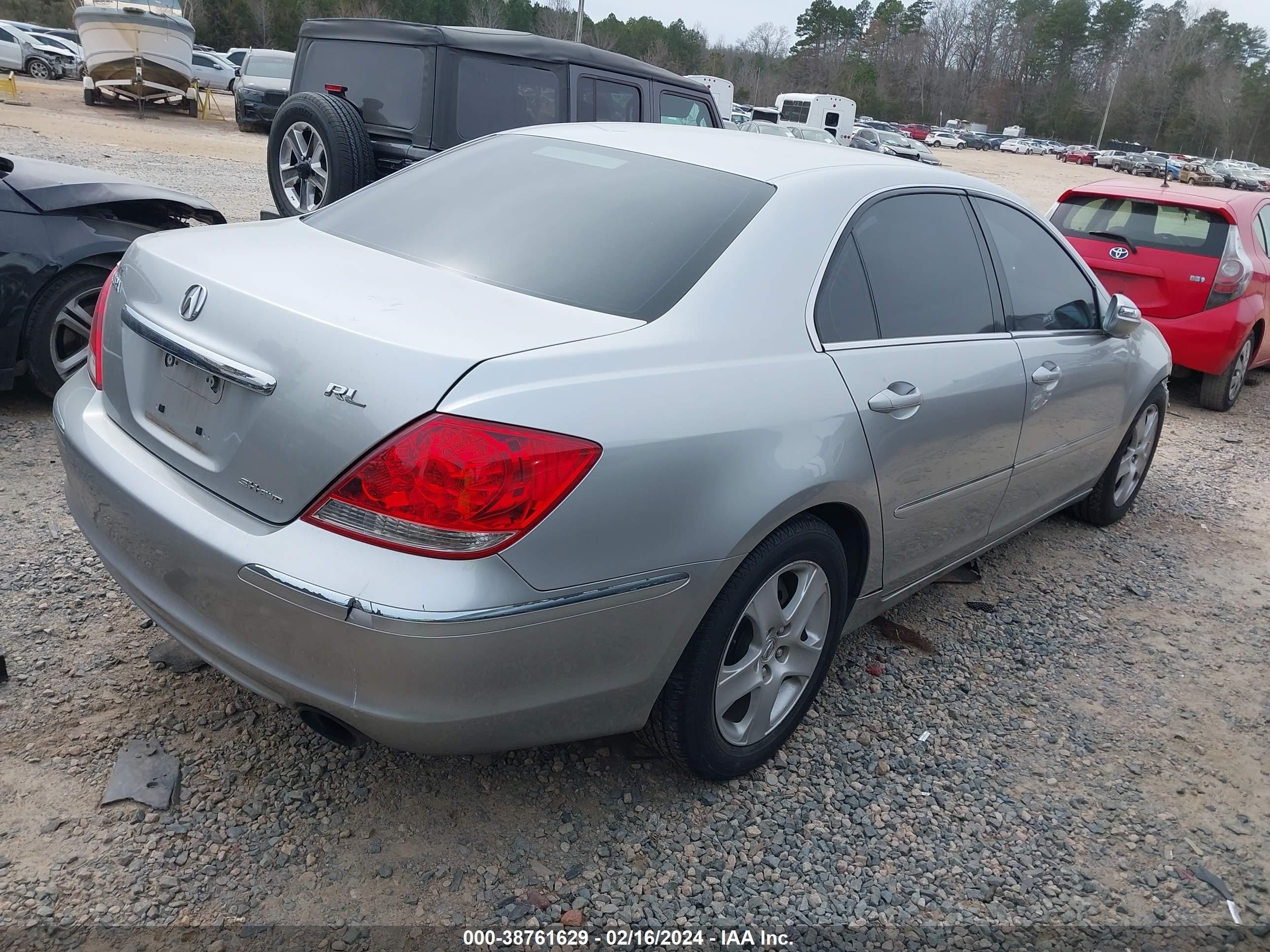 Photo 3 VIN: JH4KB16628C000773 - ACURA RL 