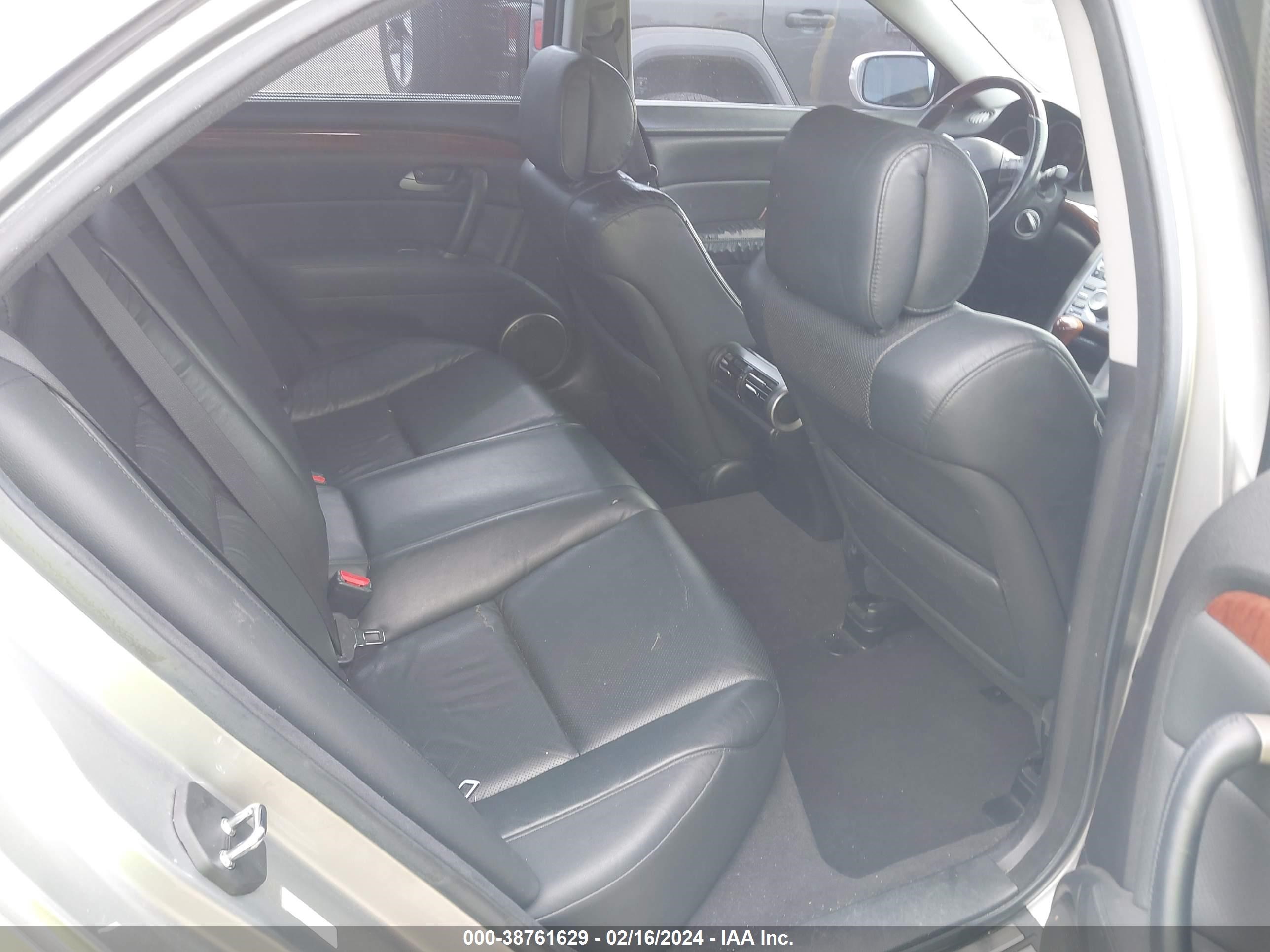 Photo 7 VIN: JH4KB16628C000773 - ACURA RL 