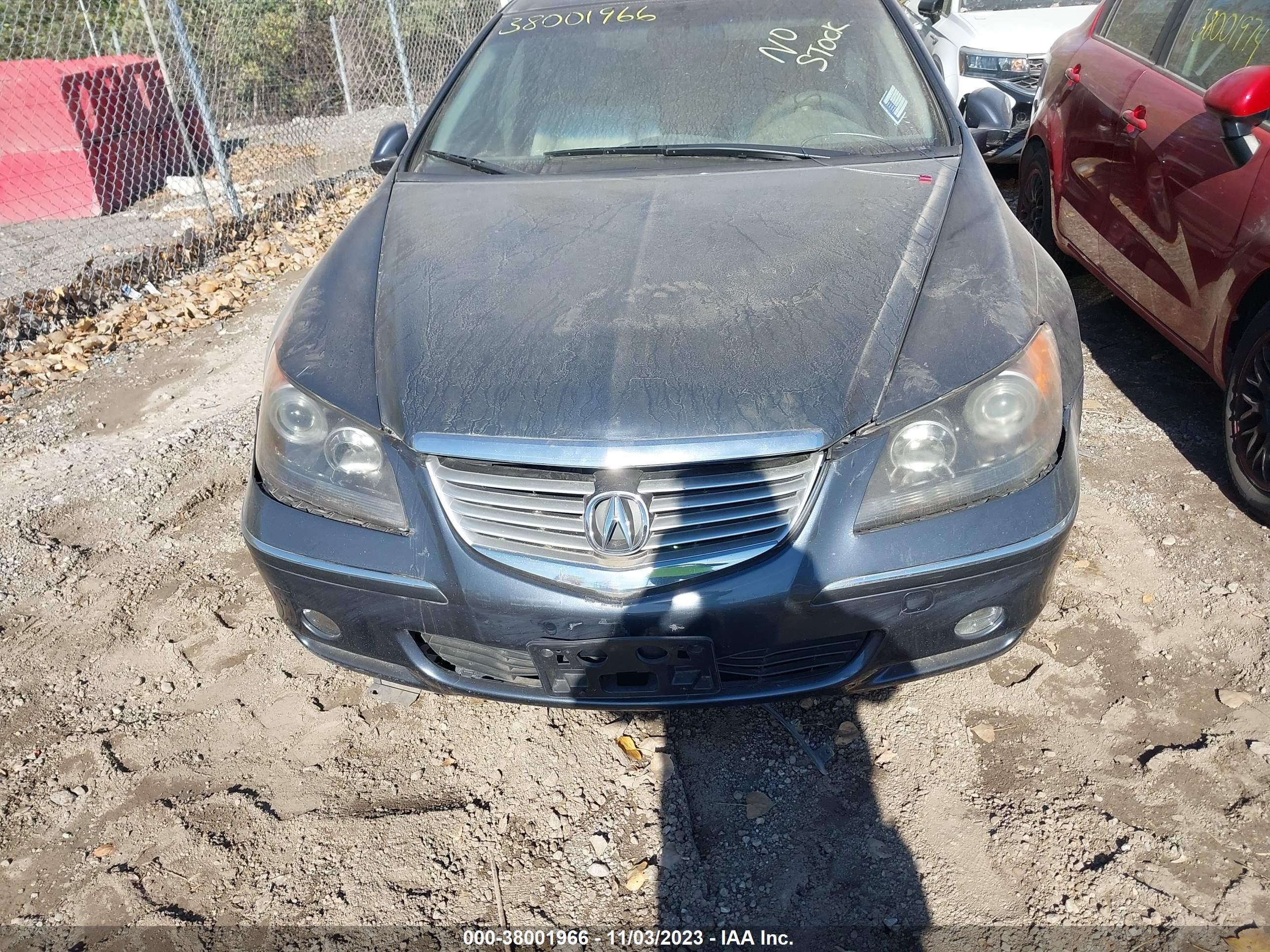 Photo 5 VIN: JH4KB16628C001017 - ACURA RL 