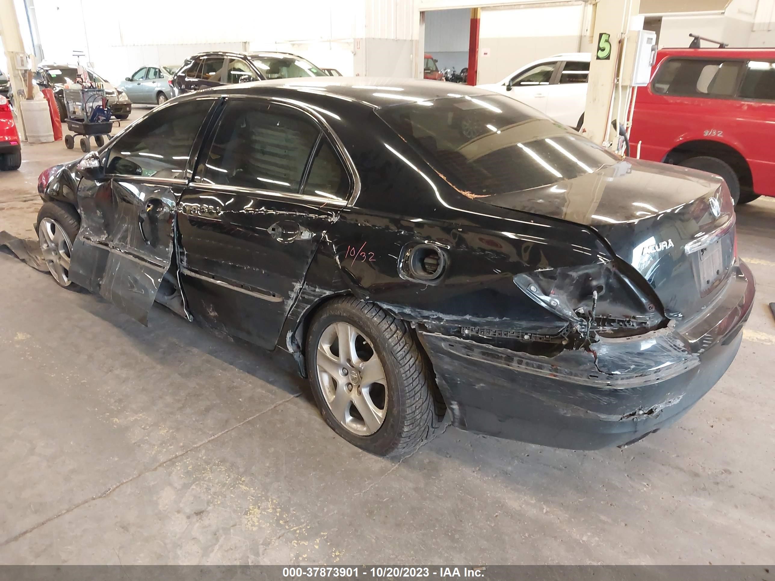 Photo 2 VIN: JH4KB16628C001471 - ACURA RL 