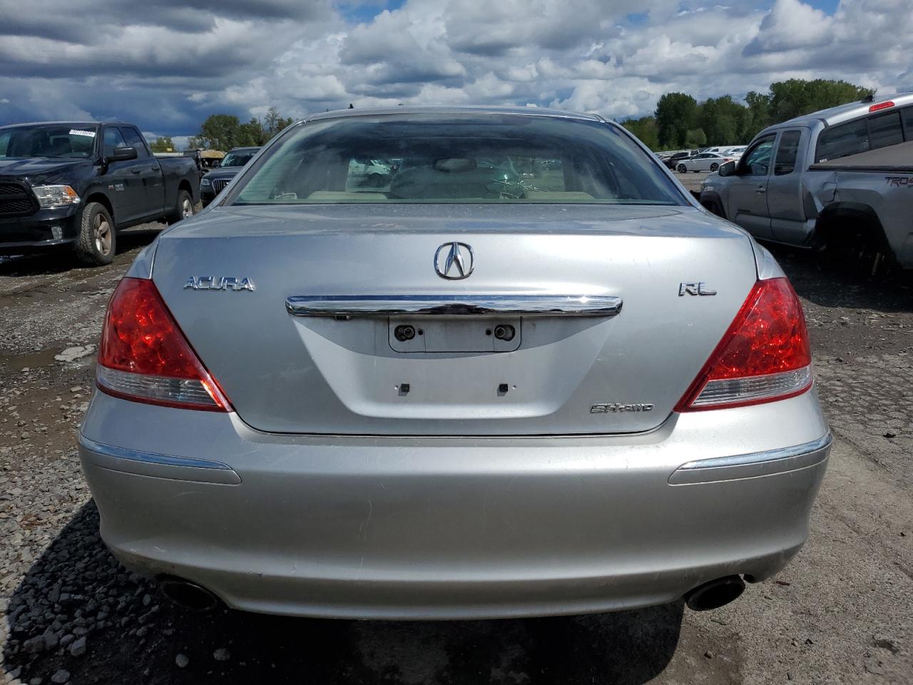 Photo 5 VIN: JH4KB16638C002807 - ACURA RL 