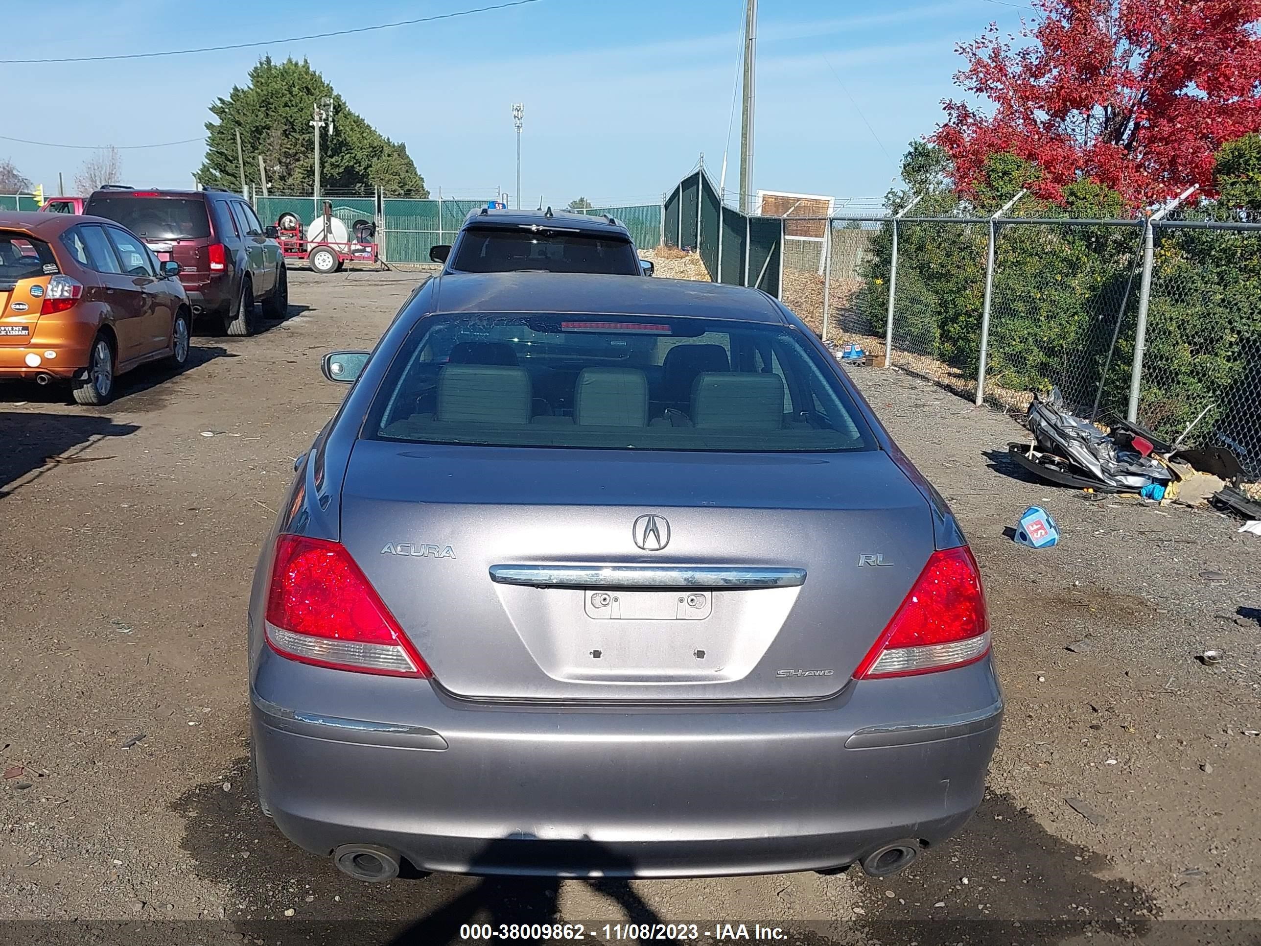 Photo 16 VIN: JH4KB16658C003859 - ACURA RL 