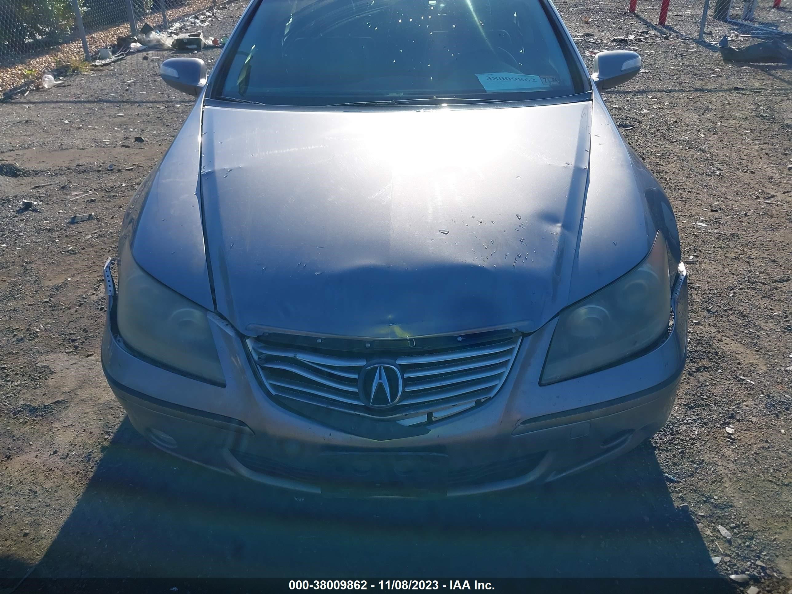 Photo 5 VIN: JH4KB16658C003859 - ACURA RL 