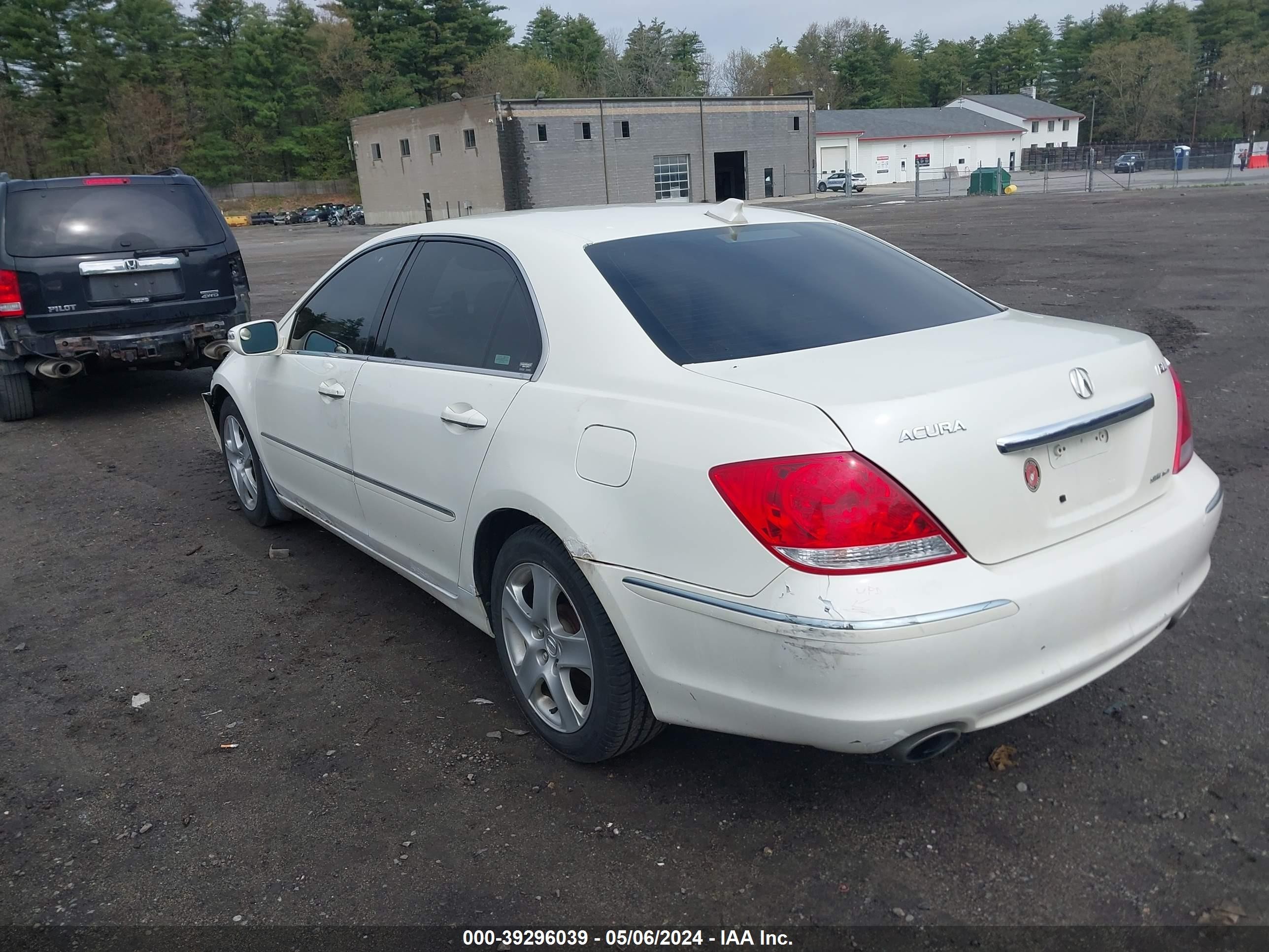 Photo 2 VIN: JH4KB16658C004767 - ACURA RL 