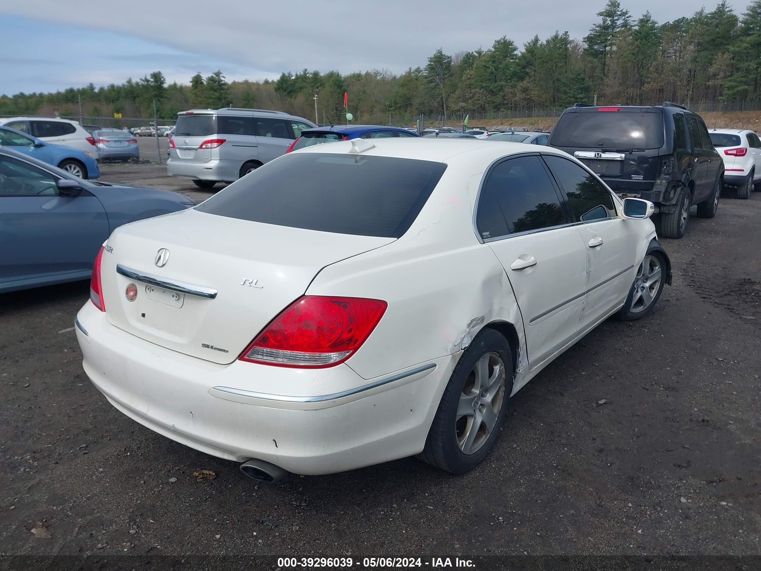 Photo 3 VIN: JH4KB16658C004767 - ACURA RL 