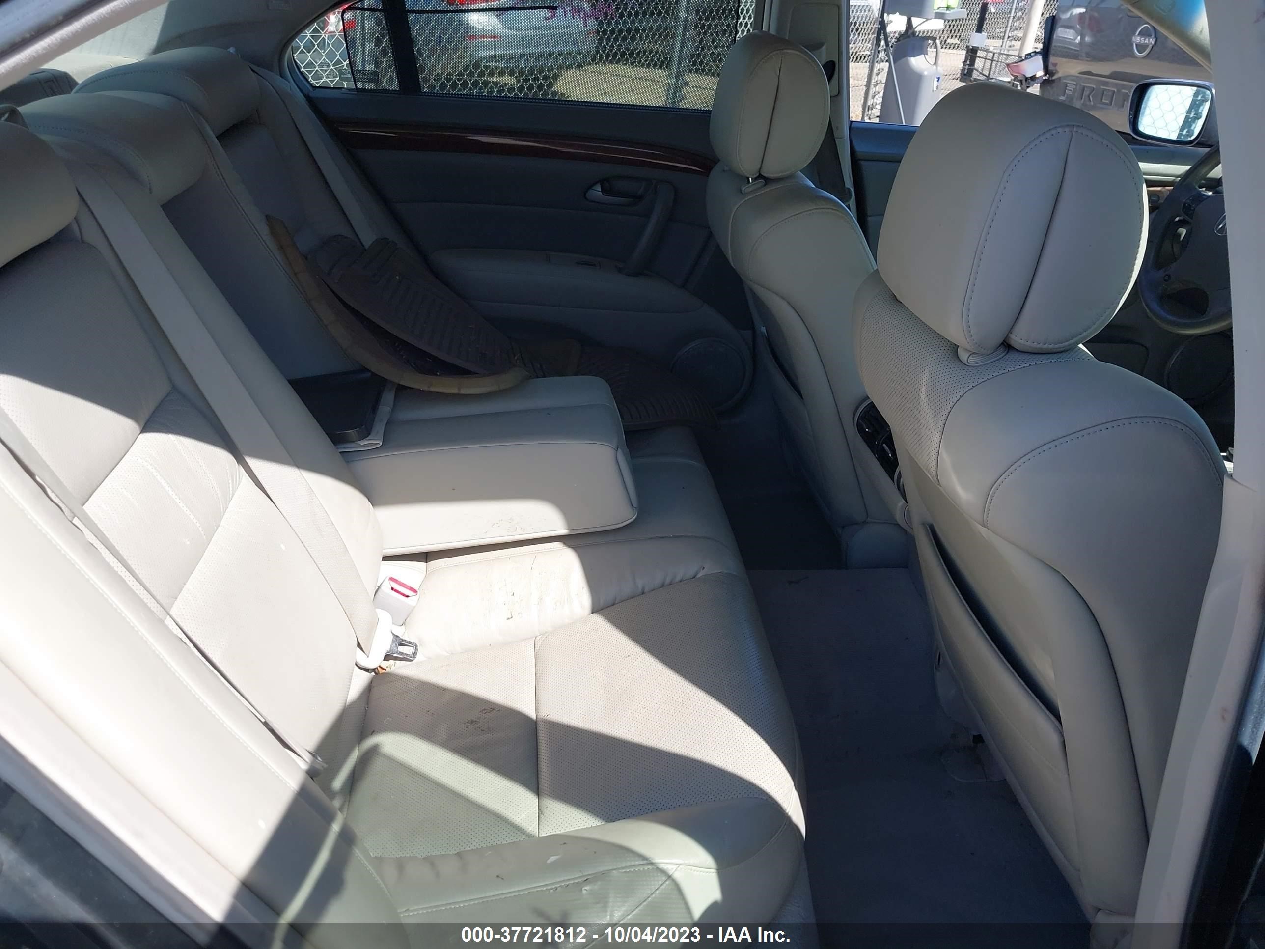 Photo 7 VIN: JH4KB16678C002017 - ACURA RL 