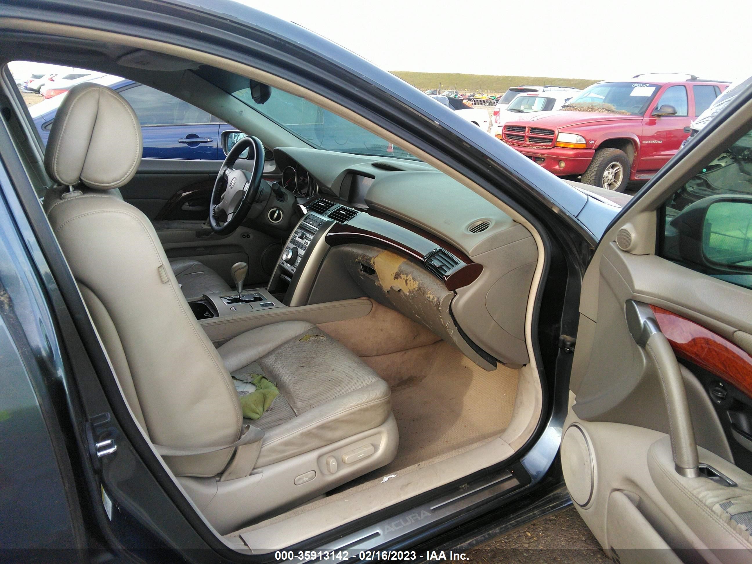 Photo 4 VIN: JH4KB16678C002535 - ACURA RL 