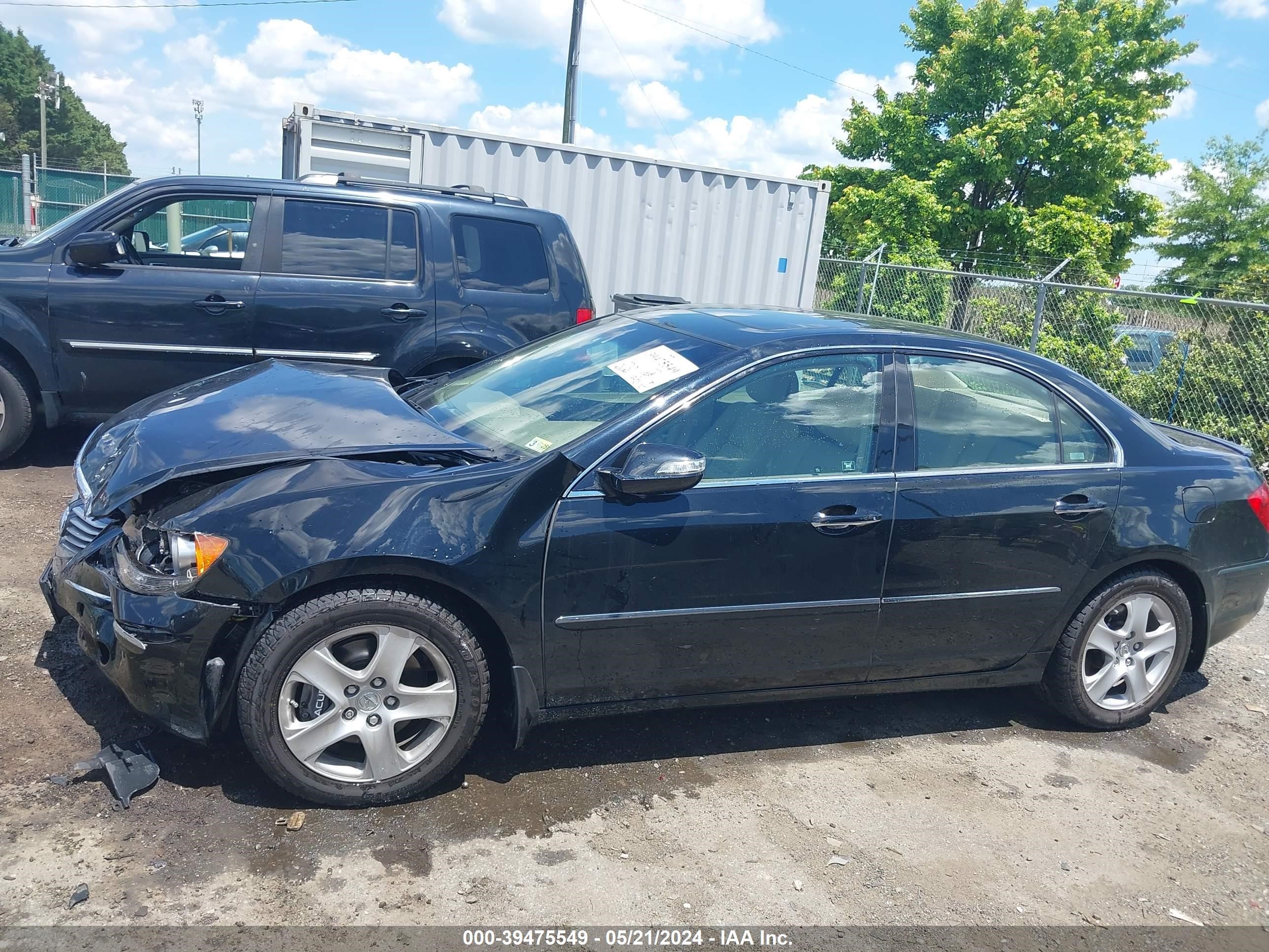 Photo 13 VIN: JH4KB16678C003023 - ACURA RL 