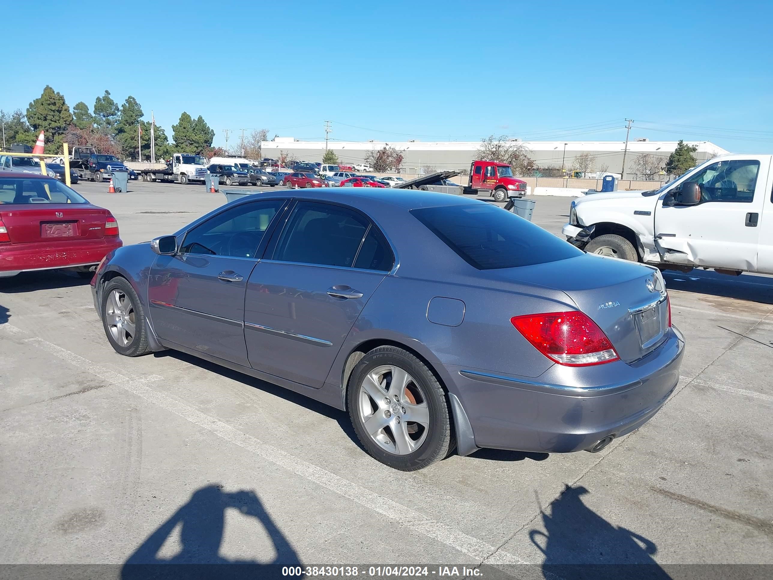 Photo 2 VIN: JH4KB16687C003661 - ACURA RL 