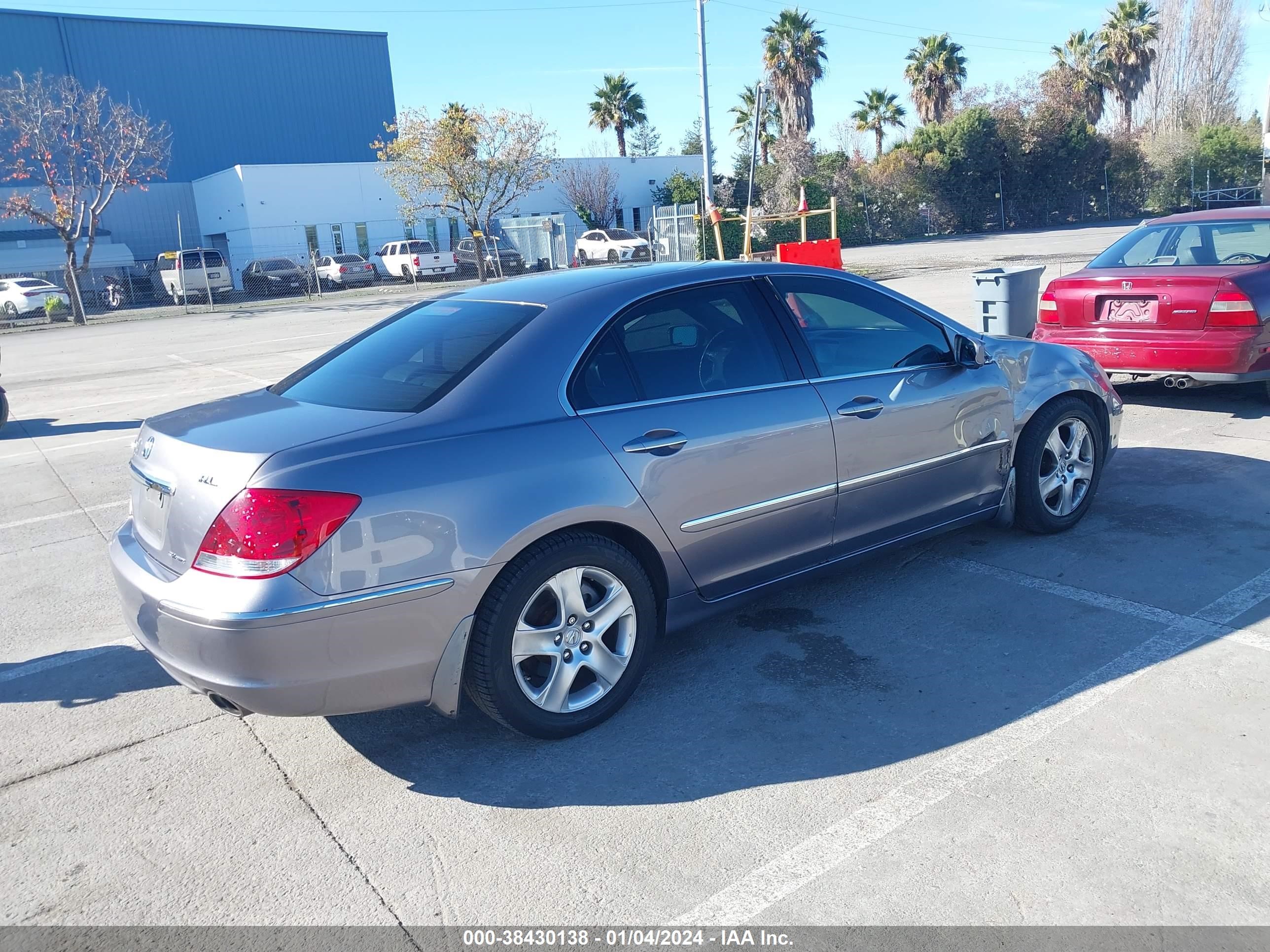 Photo 3 VIN: JH4KB16687C003661 - ACURA RL 