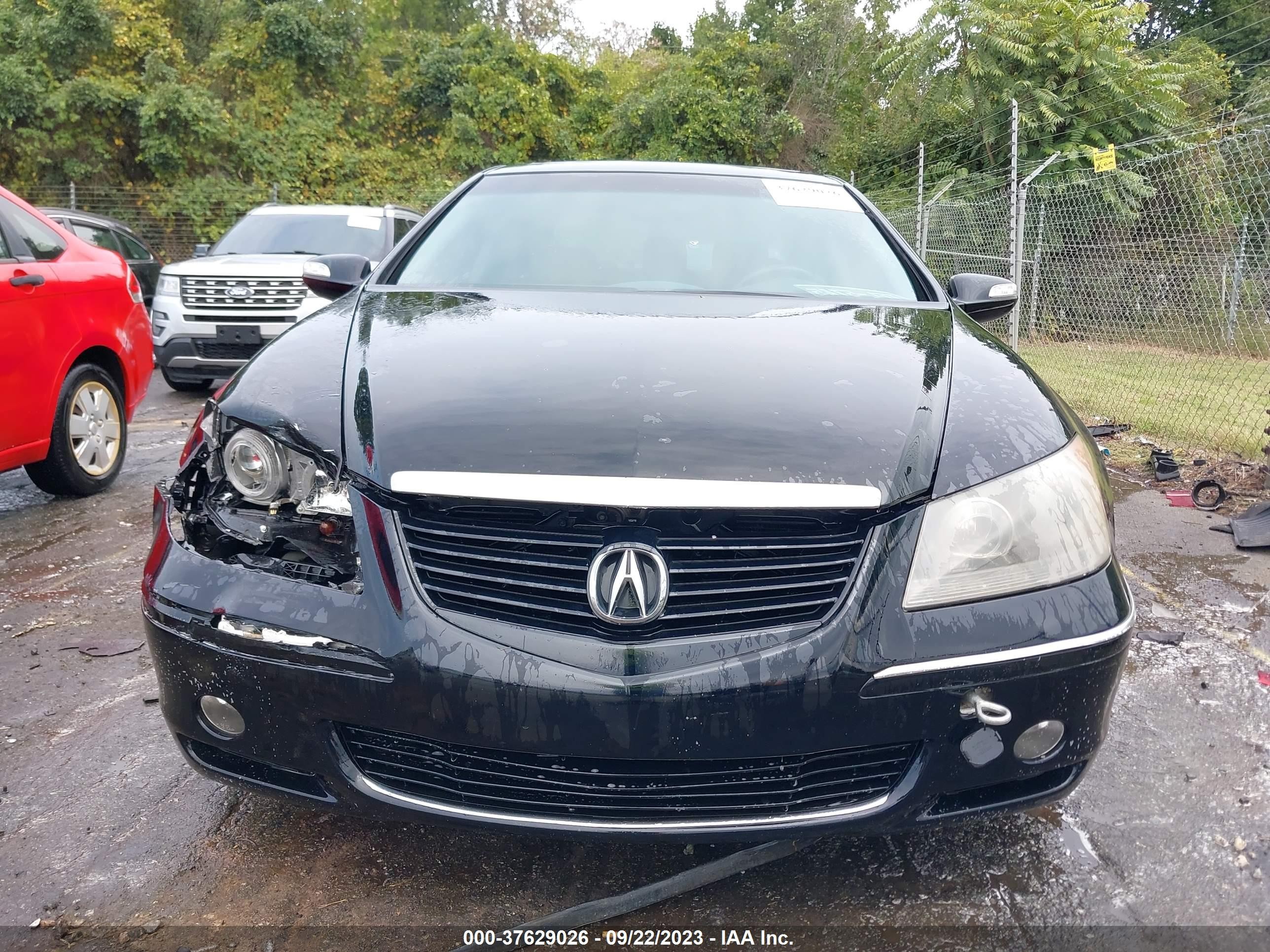 Photo 11 VIN: JH4KB16697C001983 - ACURA RL 