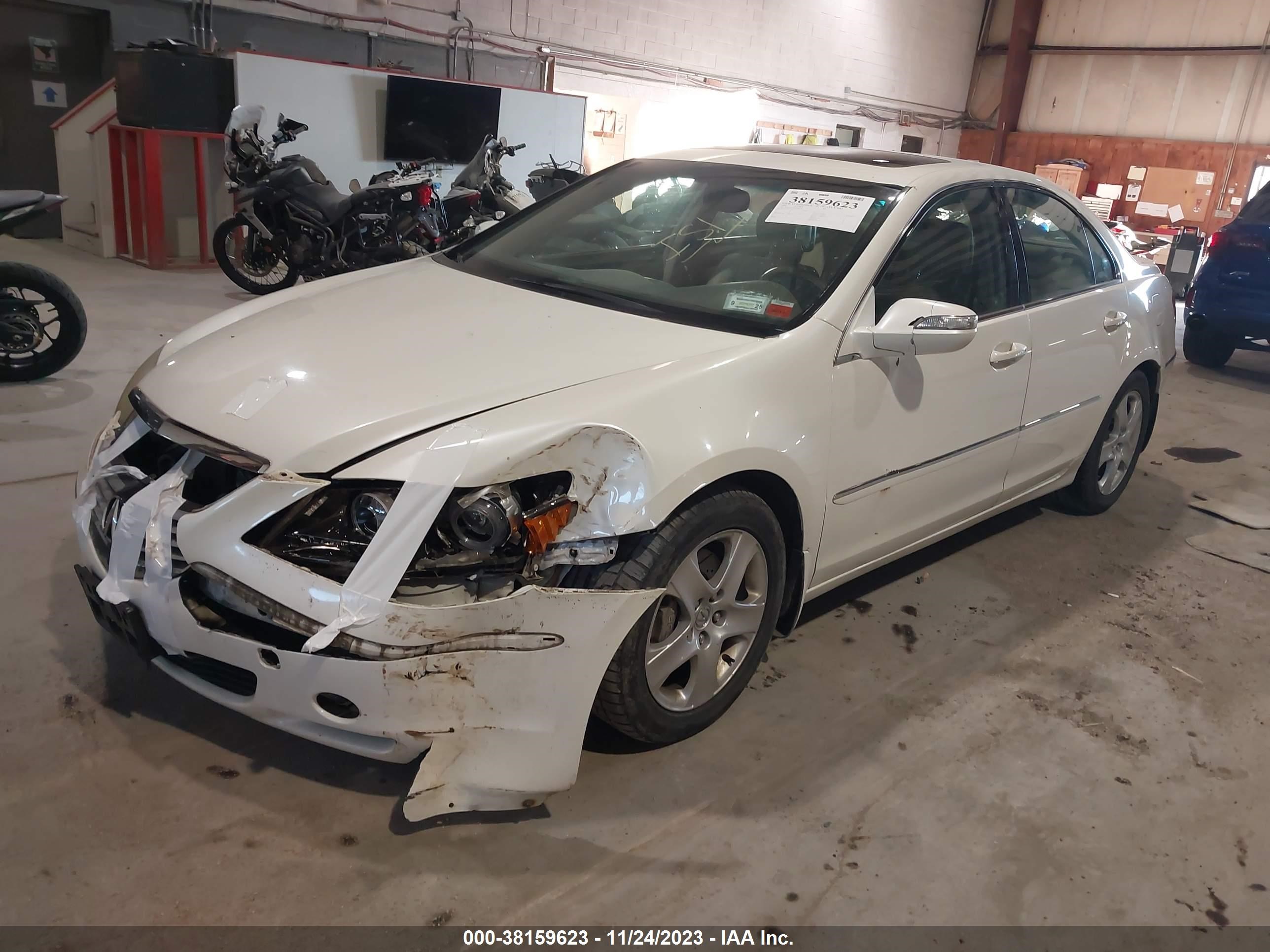 Photo 1 VIN: JH4KB16698C000138 - ACURA RL 