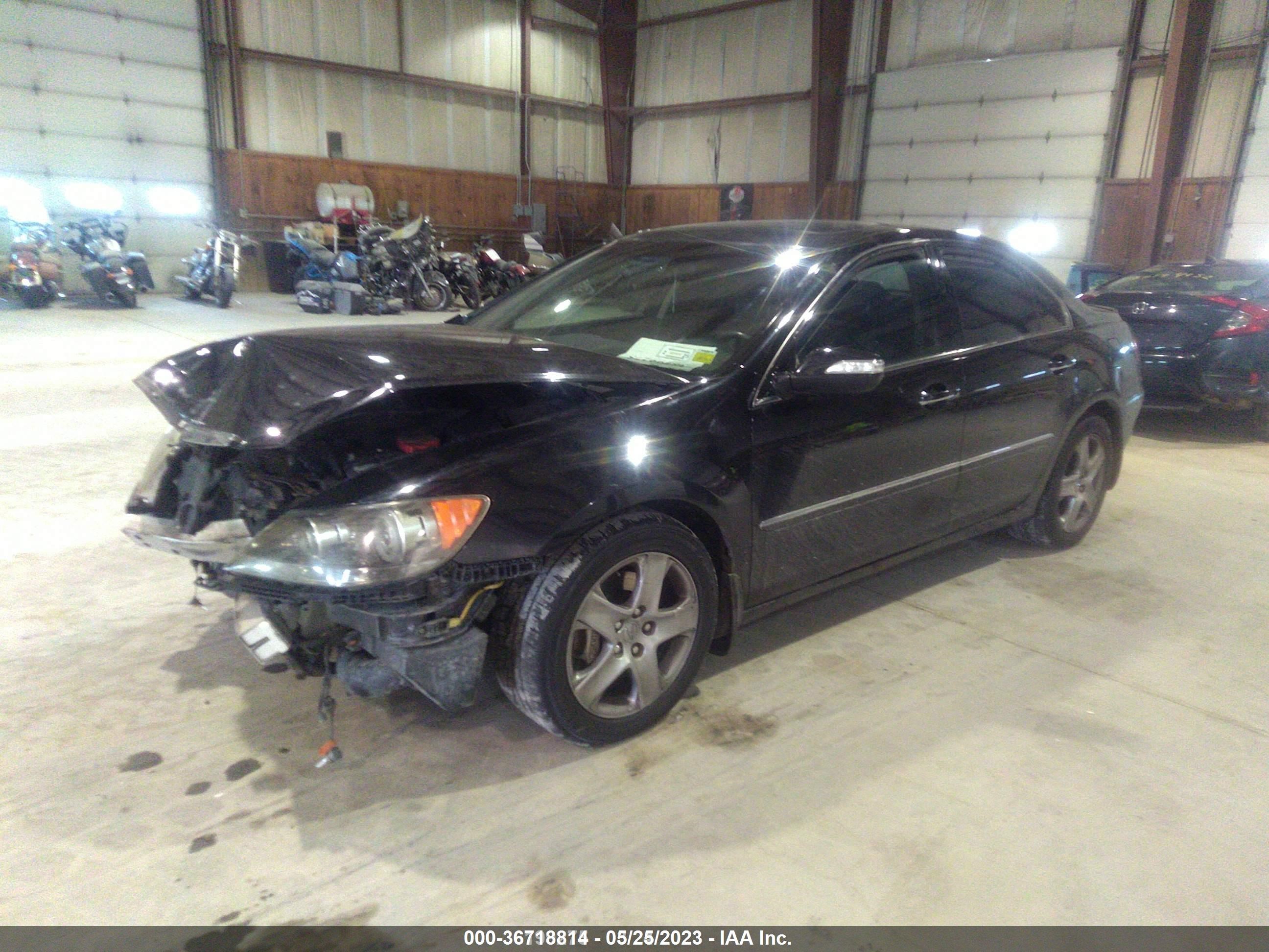 Photo 1 VIN: JH4KB166X8C004747 - ACURA RL 