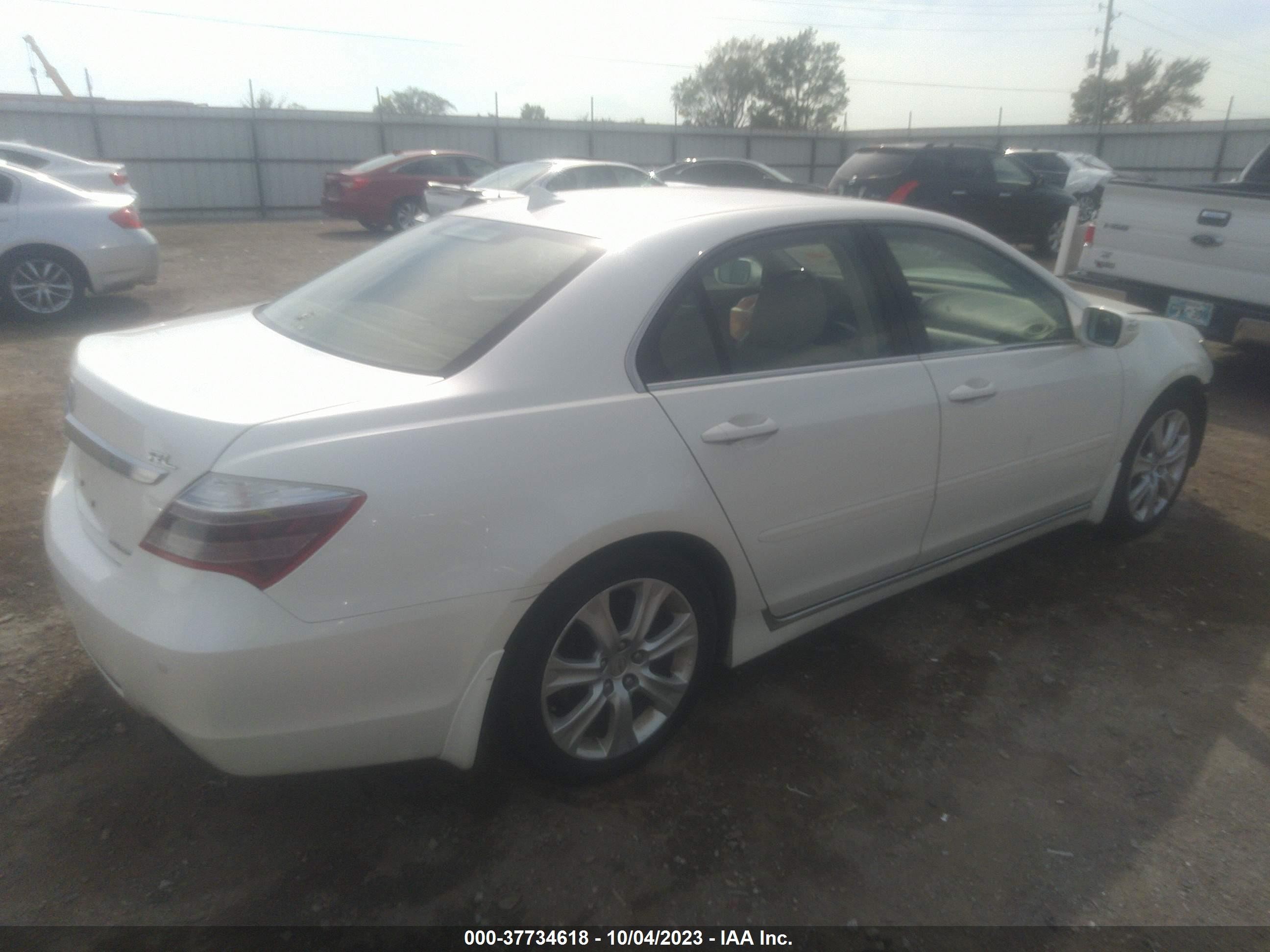 Photo 3 VIN: JH4KB26639C000983 - ACURA RL 