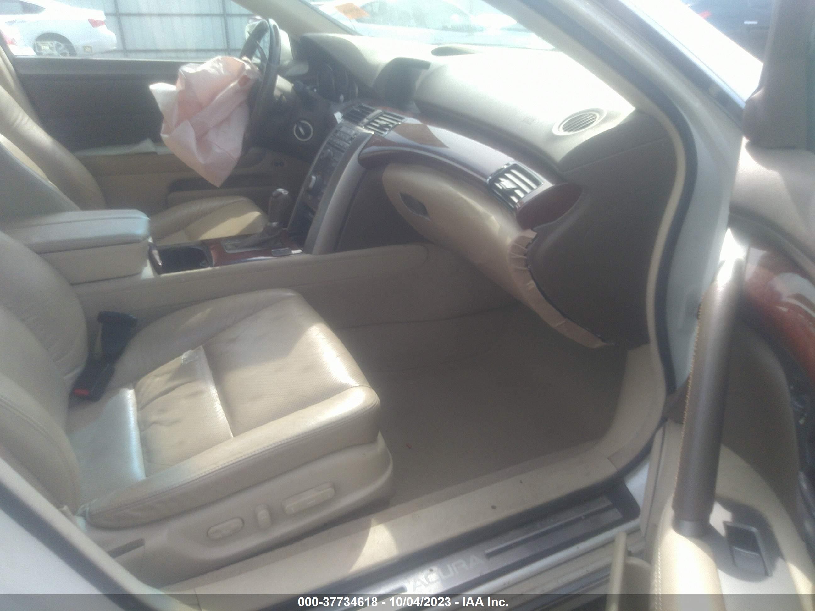 Photo 4 VIN: JH4KB26639C000983 - ACURA RL 