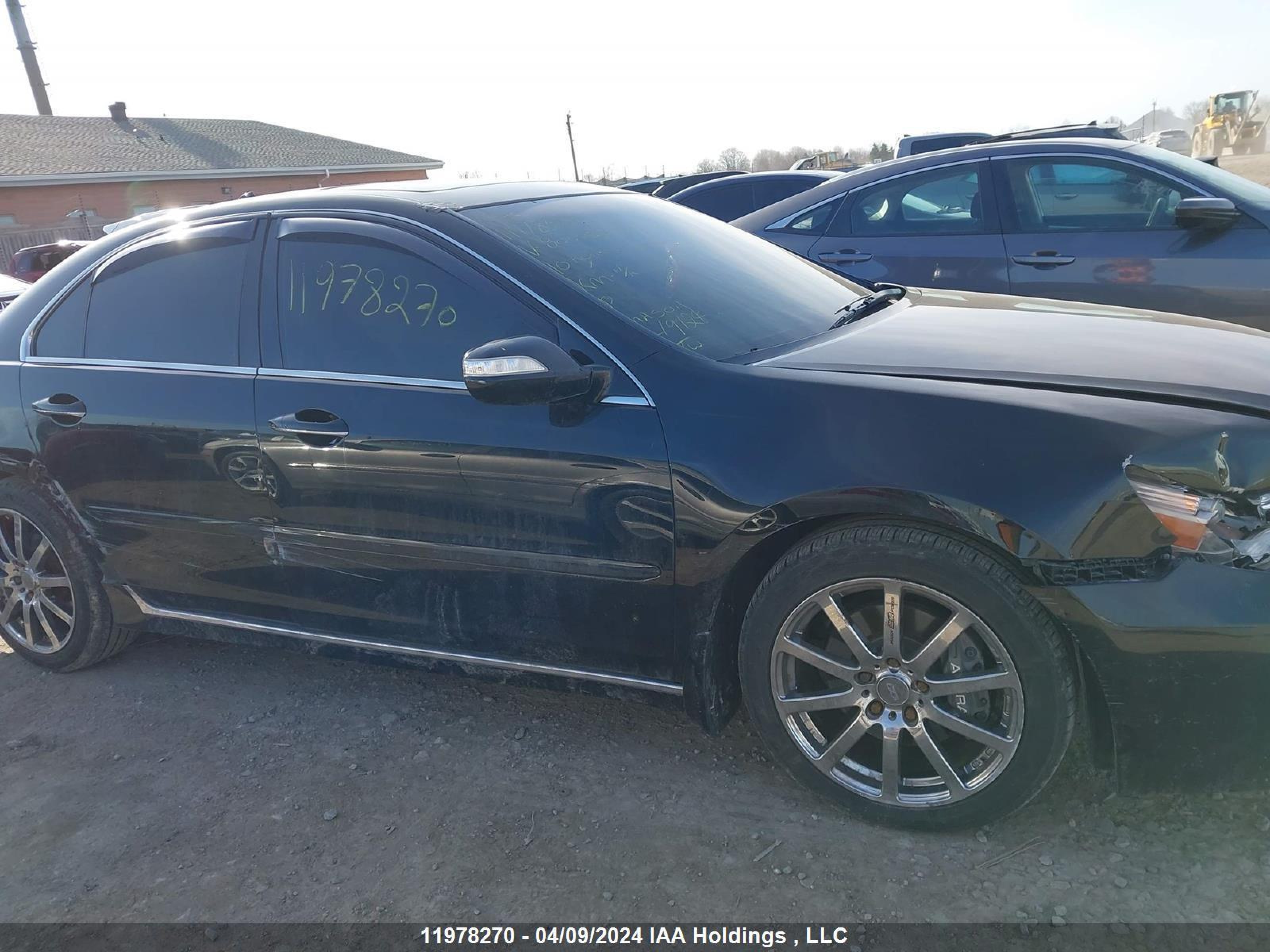 Photo 11 VIN: JH4KB2F3XAC800030 - ACURA RL 