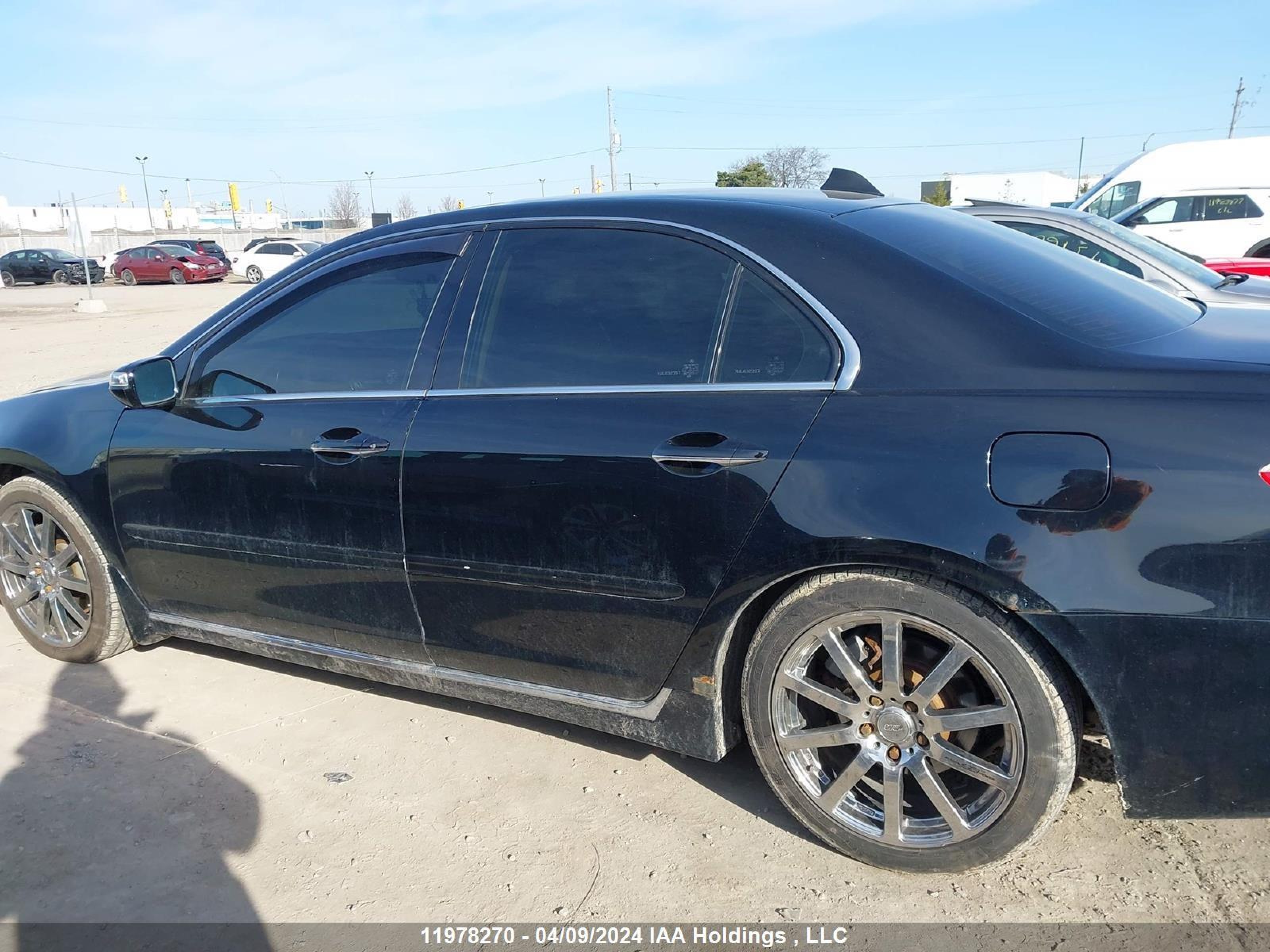 Photo 12 VIN: JH4KB2F3XAC800030 - ACURA RL 