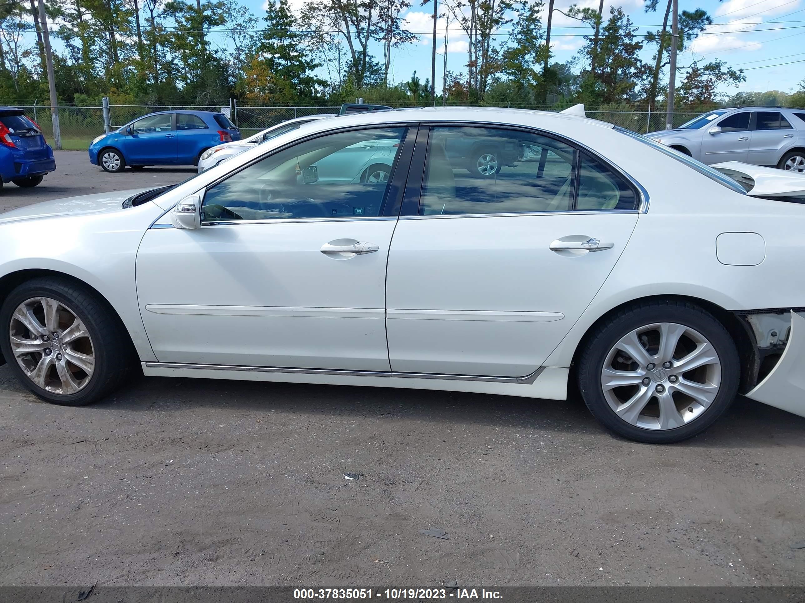 Photo 13 VIN: JH4KB2F68AC002040 - ACURA RL 