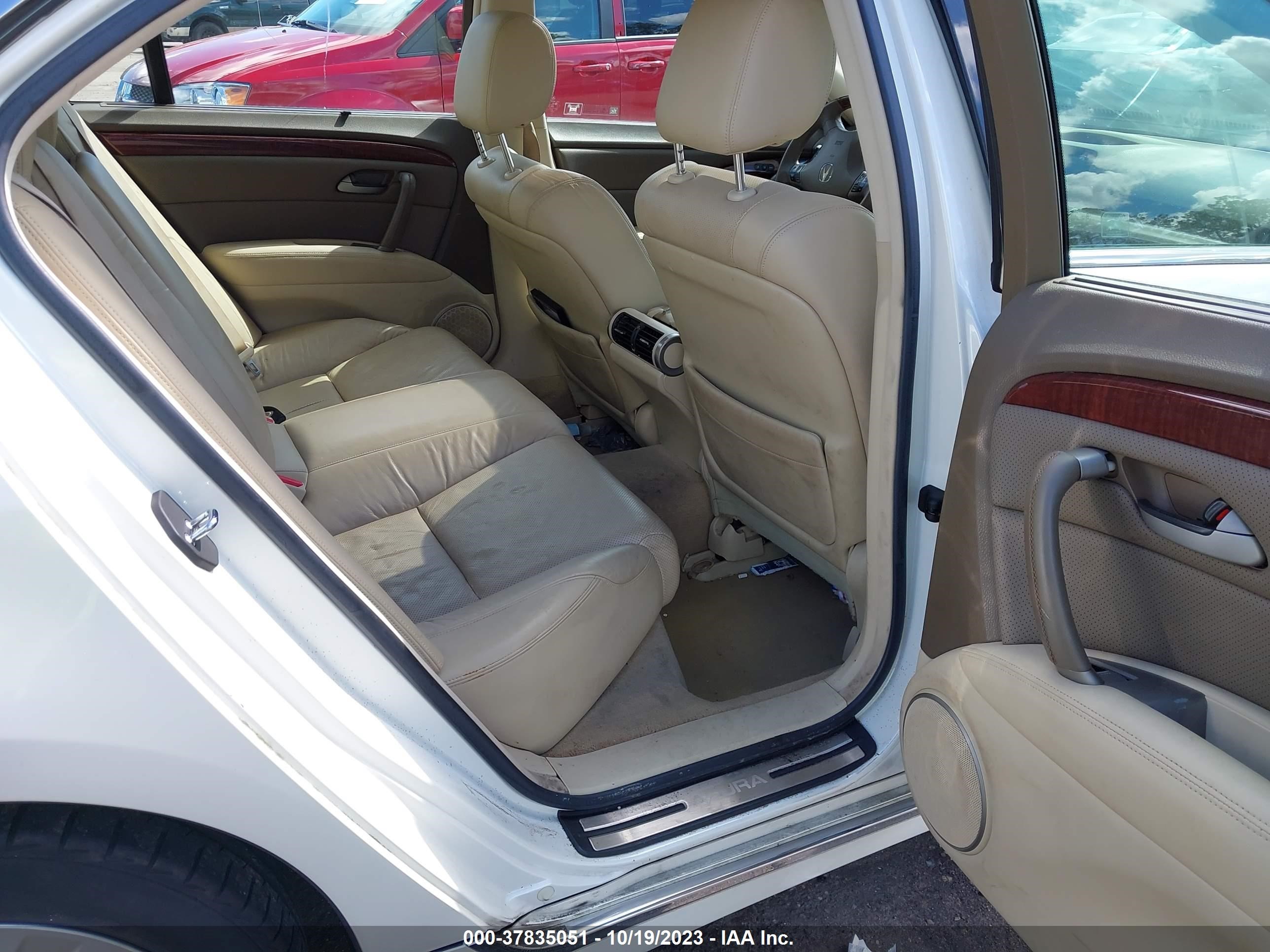 Photo 4 VIN: JH4KB2F68AC002040 - ACURA RL 