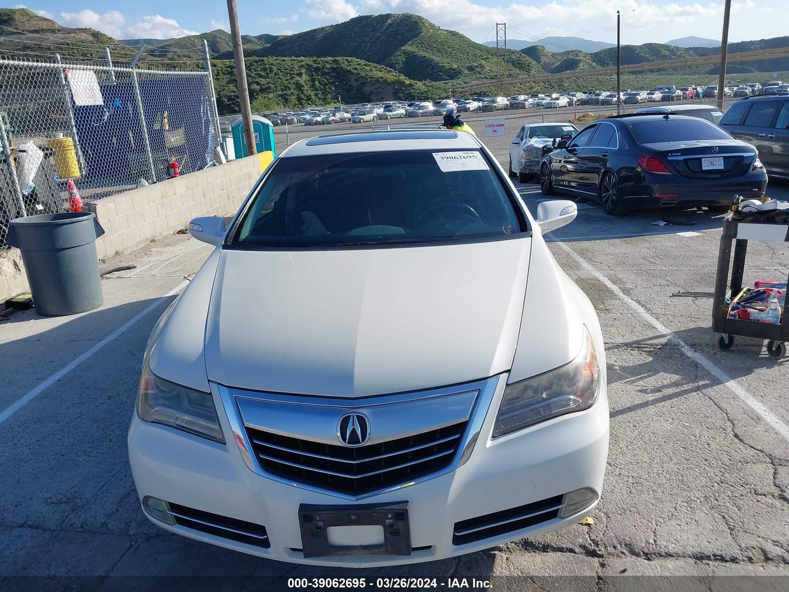 Photo 11 VIN: JH4KB2F6XBC000937 - ACURA RL 