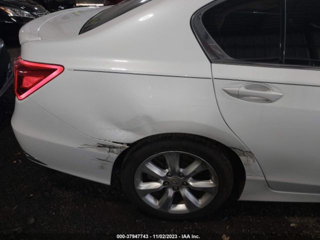 Photo 5 VIN: JH4KC1F30EC002228 - ACURA RLX 