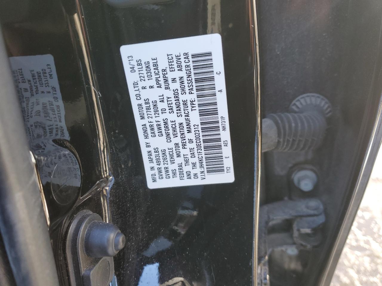 Photo 11 VIN: JH4KC1F30EC002312 - ACURA RLX 