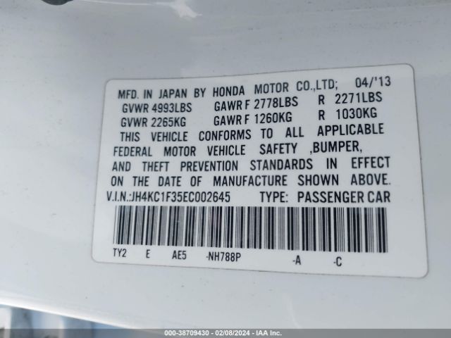 Photo 8 VIN: JH4KC1F35EC002645 - ACURA RLX 